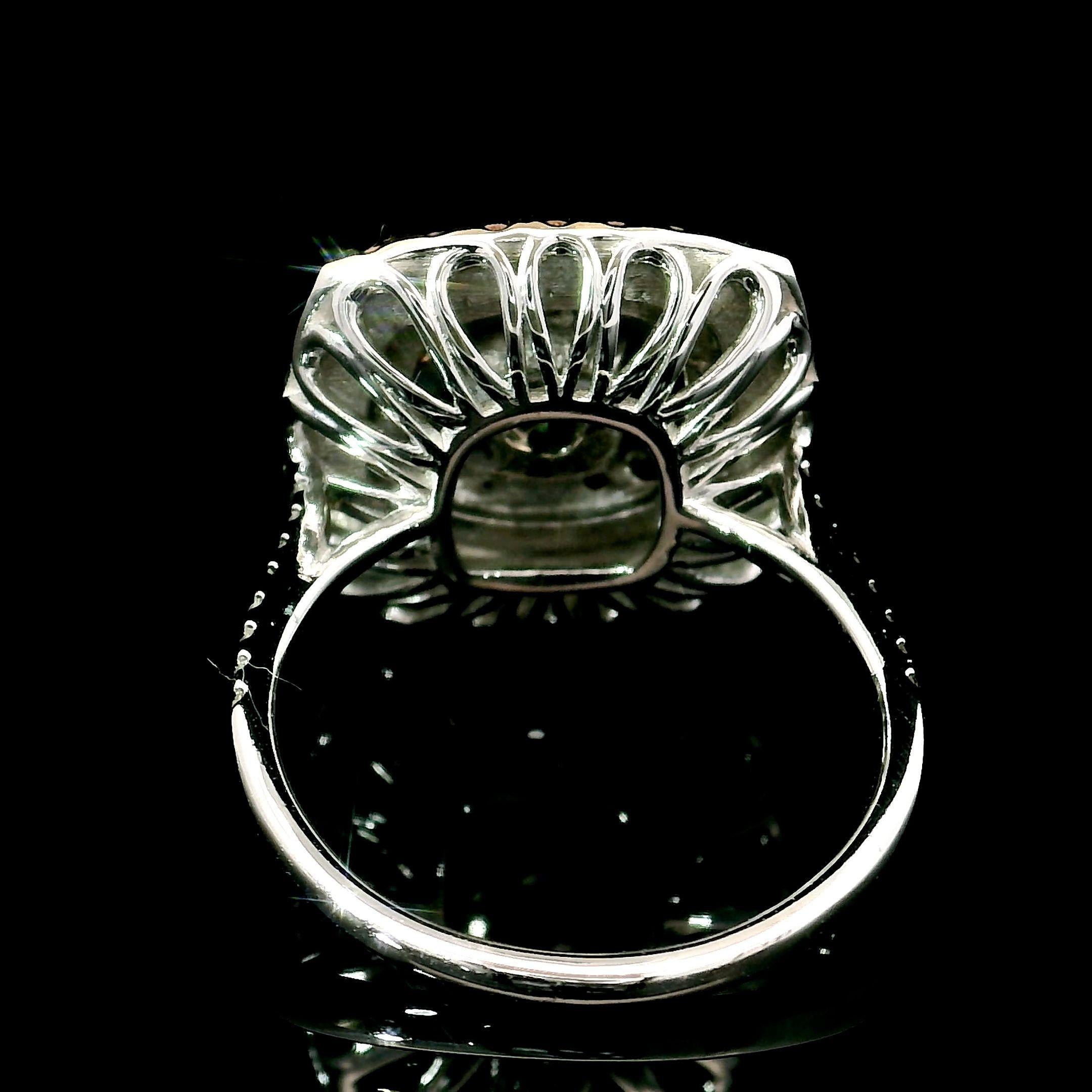 AGL Certified 1.51 Carat Fancy Green VS Clarity Diamond Ring In New Condition For Sale In บางรัก, TH