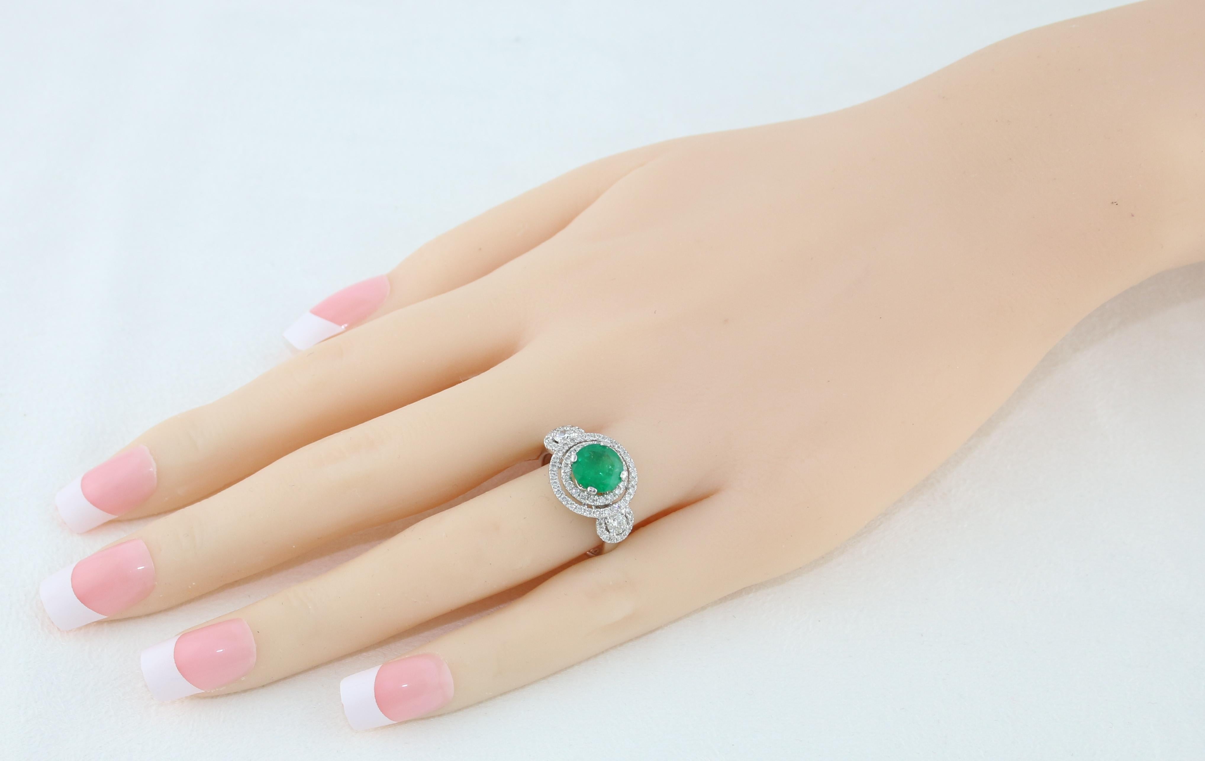 Round Cut AGL Certified 1.51 Carat Round Emerald Diamond Gold Ring For Sale