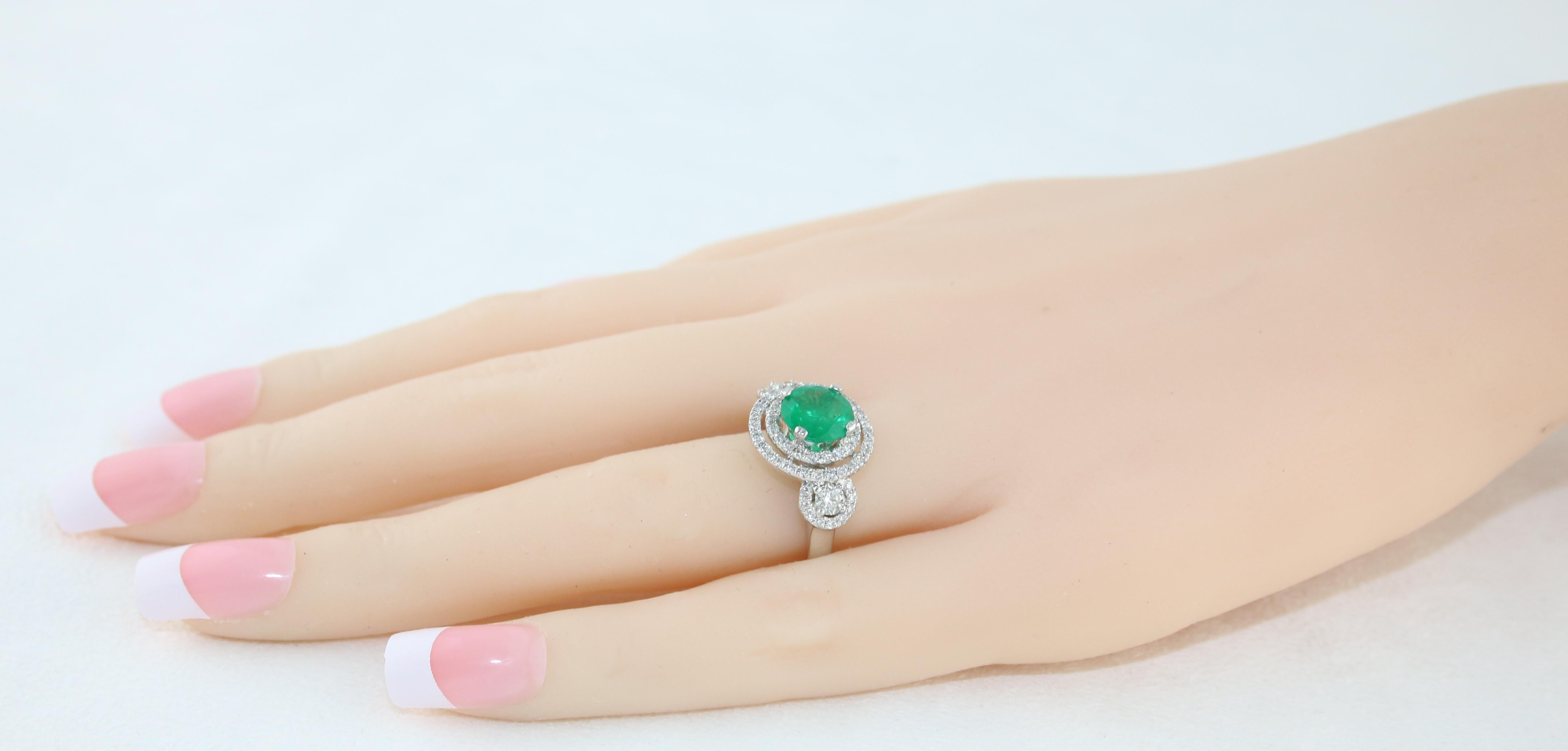 AGL Certified 1.51 Carat Round Emerald Diamond Gold Ring For Sale 1