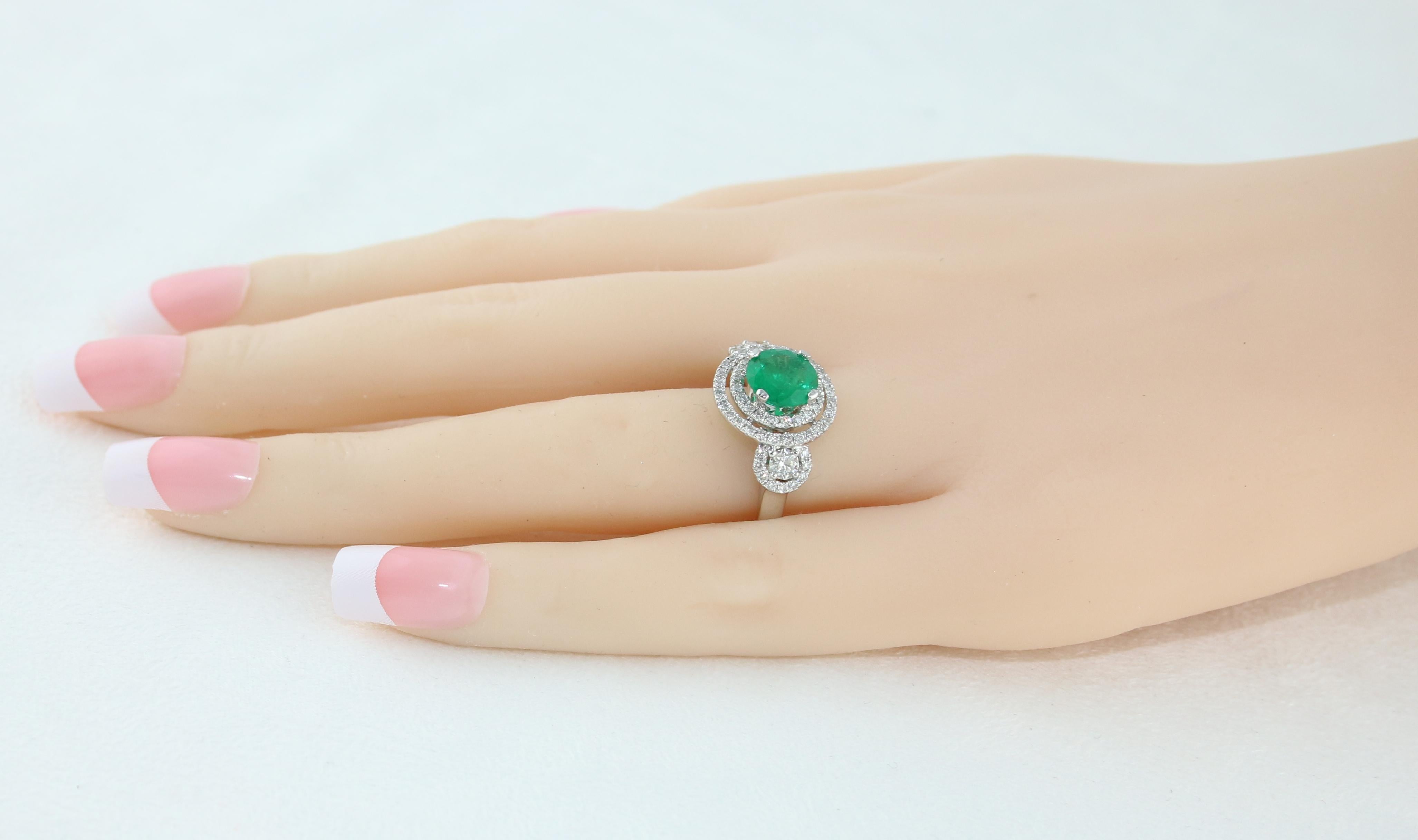 AGL Certified 1.51 Carat Round Emerald Diamond Gold Ring For Sale 2
