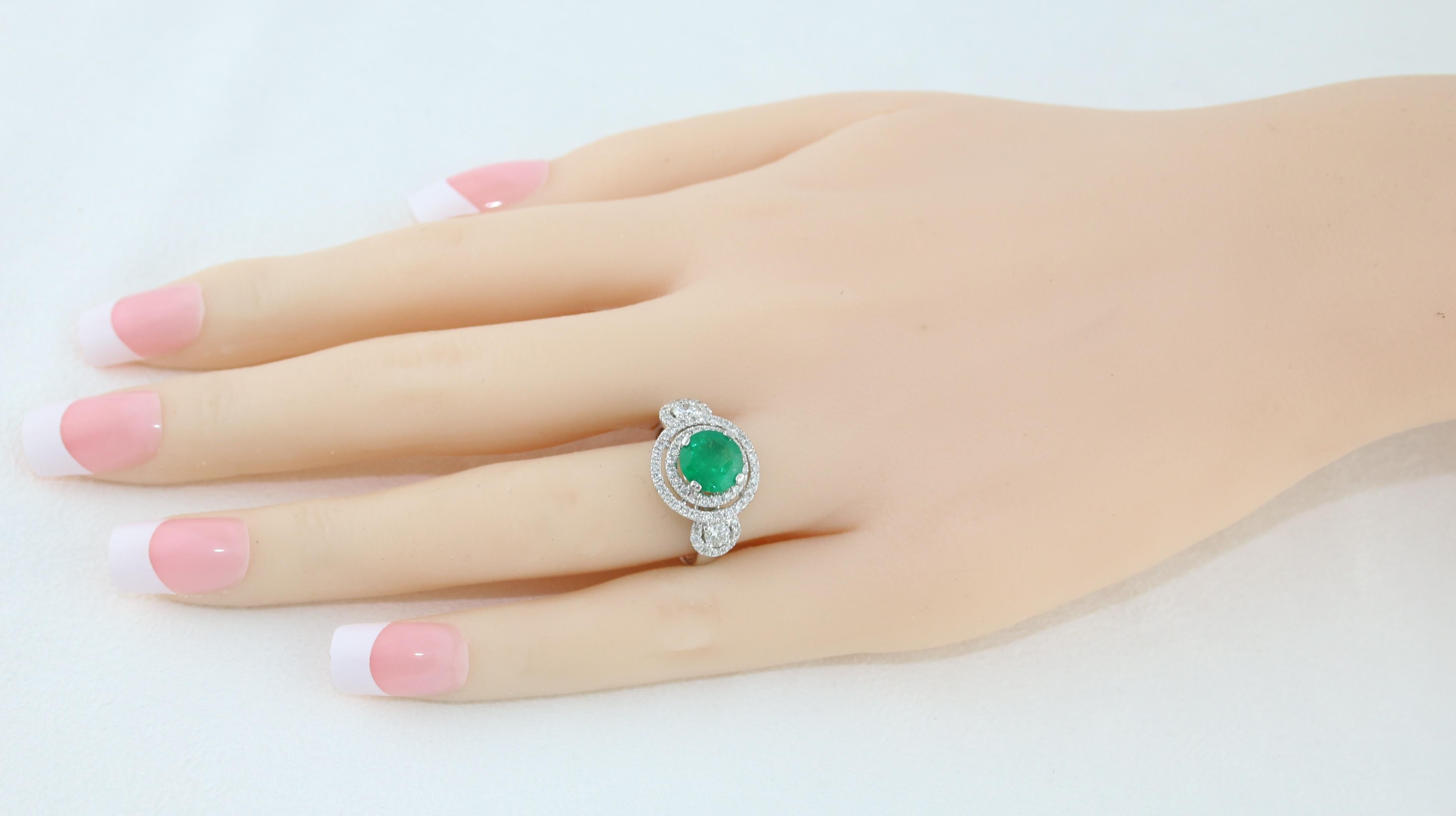 AGL Certified 1.51 Carat Round Emerald Diamond Gold Ring For Sale 3