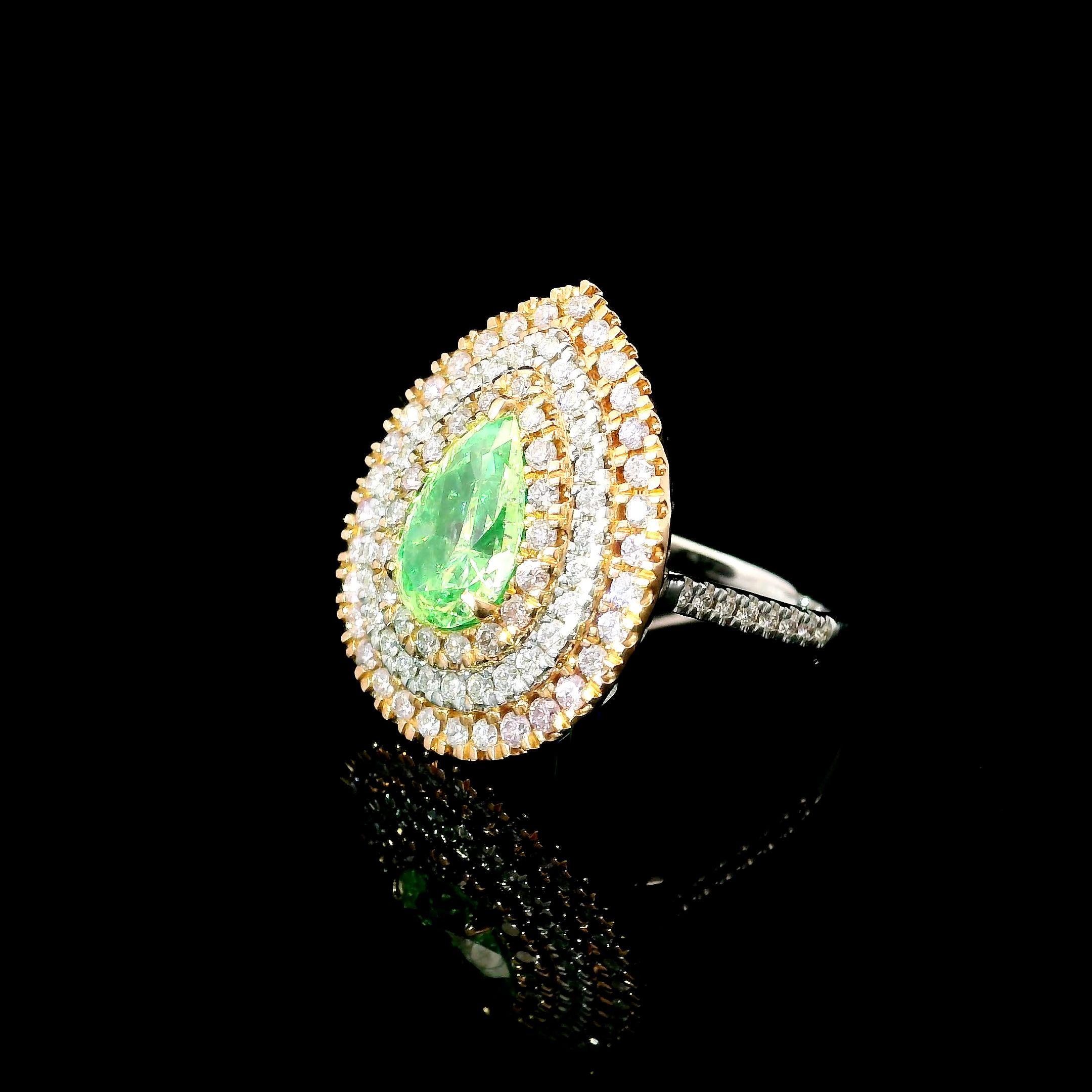AGL Certified 1.56 Carat Fancy Green VS Clarity Diamond Ring In New Condition For Sale In บางรัก, TH