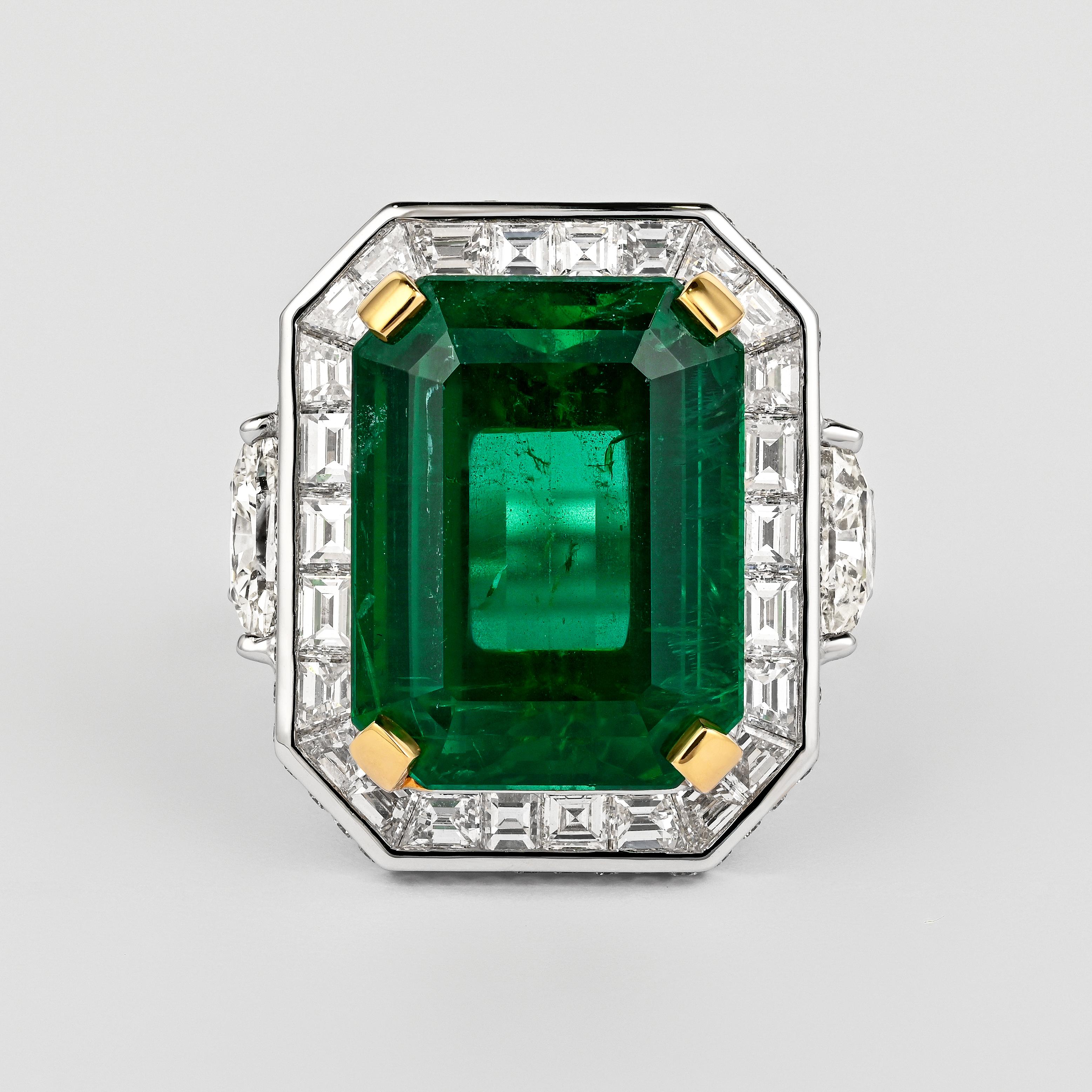 AGL Certified 15.78 Carat No Oil Brazil Emerald & Diamond Ring in 18K Gold For Sale 4