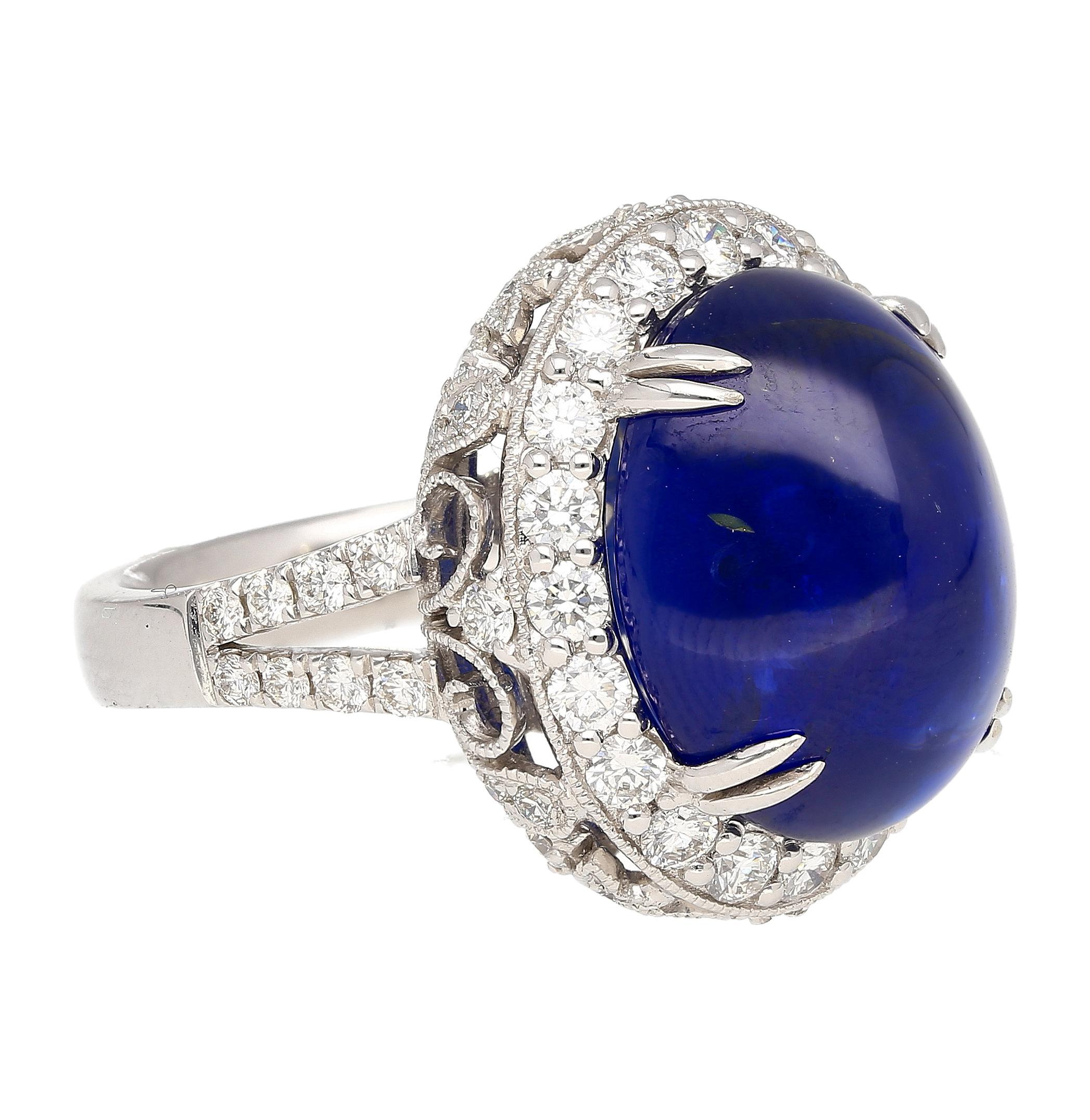 Bague en saphir bleu de Ceylan cabochon certifié AGL de 16,68 carats avec halo de diamants Neuf - En vente à Miami, FL