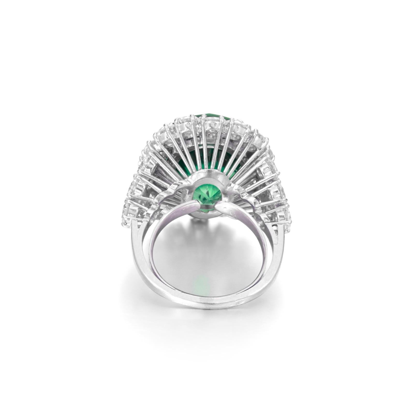 Contemporary AGL Certified 16.94 Carat Green Emerald Diamond Platinum Ring For Sale