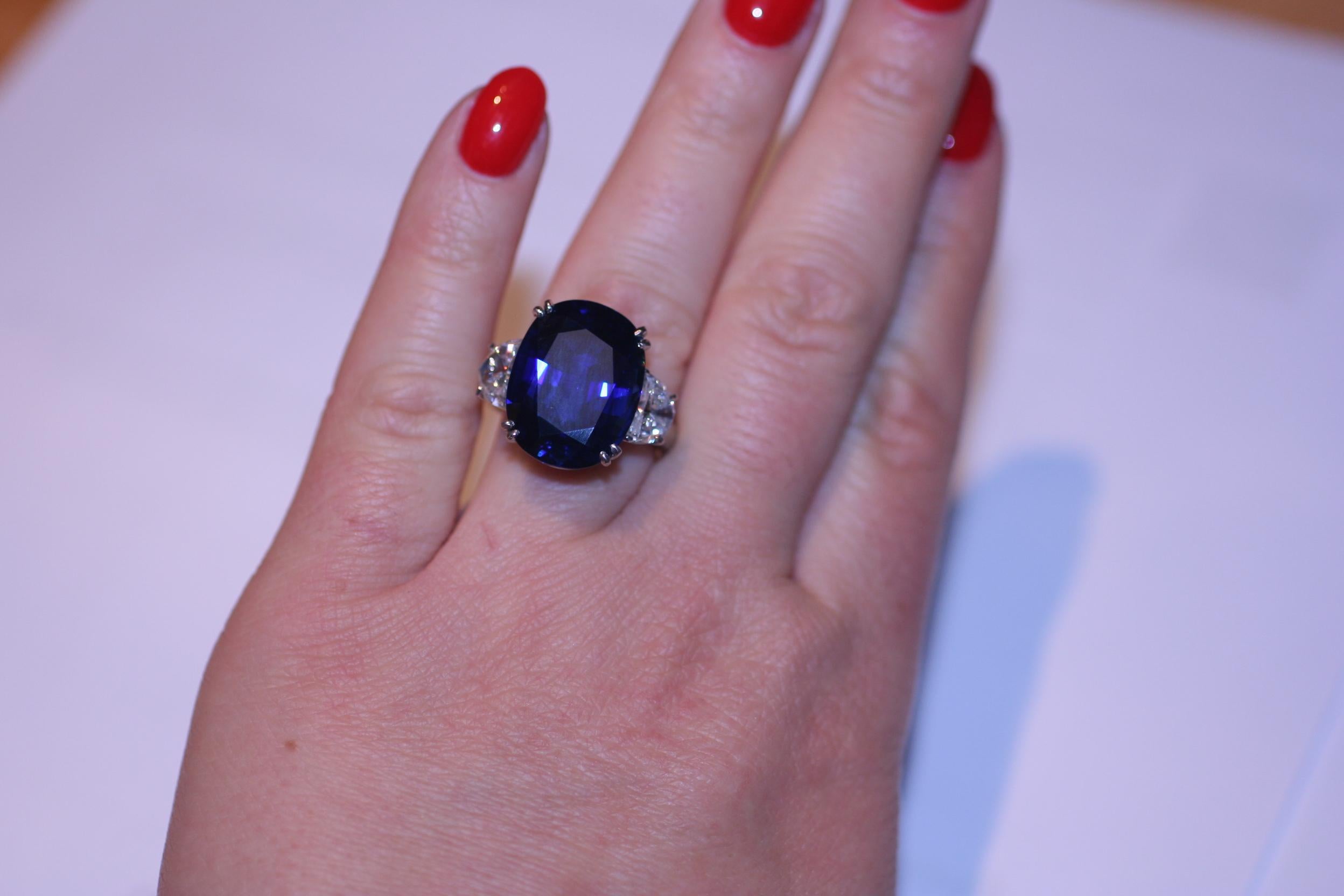 AGL Certified 16.99 Carat Blue Sapphire Ring 6