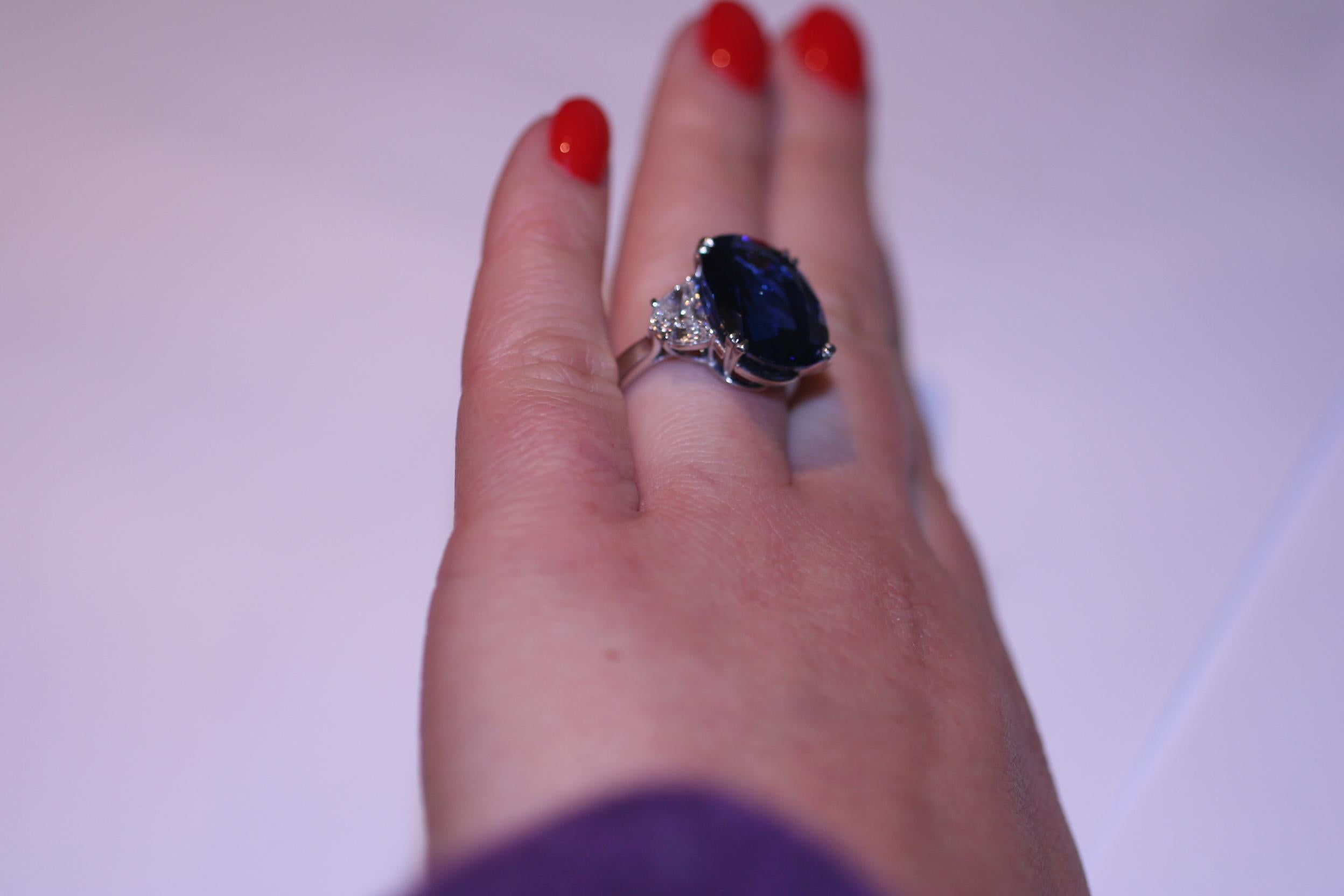 AGL Certified 16.99 Carat Blue Sapphire Ring 3