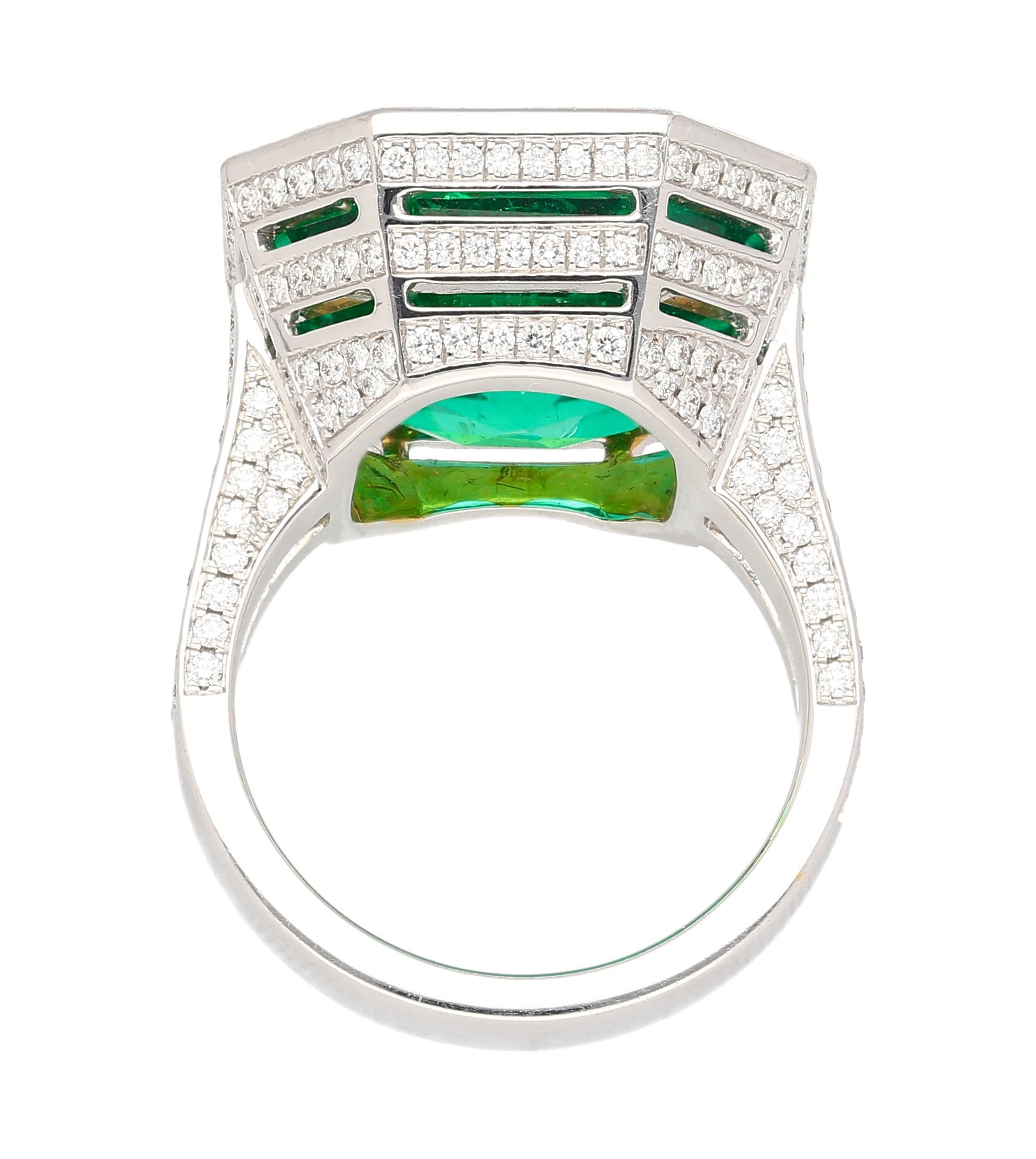 AGL Certified 17 Carat Octagonal Cut Minor Oil Colombian Emerald Bezel Set Ring In New Condition For Sale In Miami, FL
