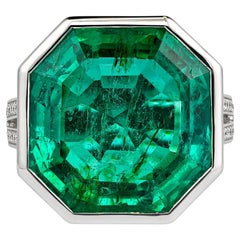 AGL Certified 17 Carat Octagonal Cut Minor Oil Colombian Emerald Bezel Set Ring