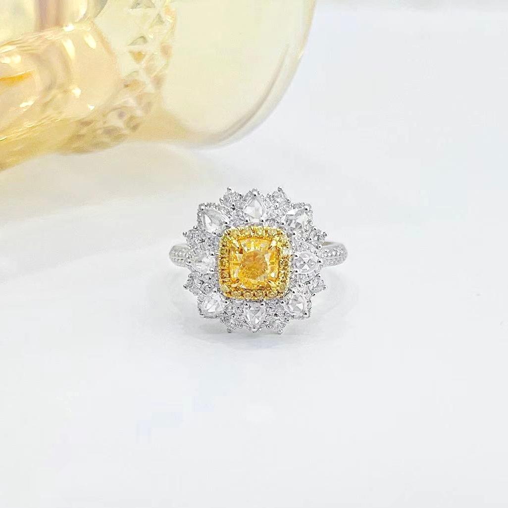 da uomo o donna Anello con diamanti gialli e rosa taglio cuscino in oro 18 carati certificato AGL in vendita