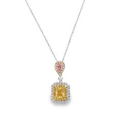 Colgante de oro amarillo fantasía y diamante rosa certificado AGL de 18 quilates