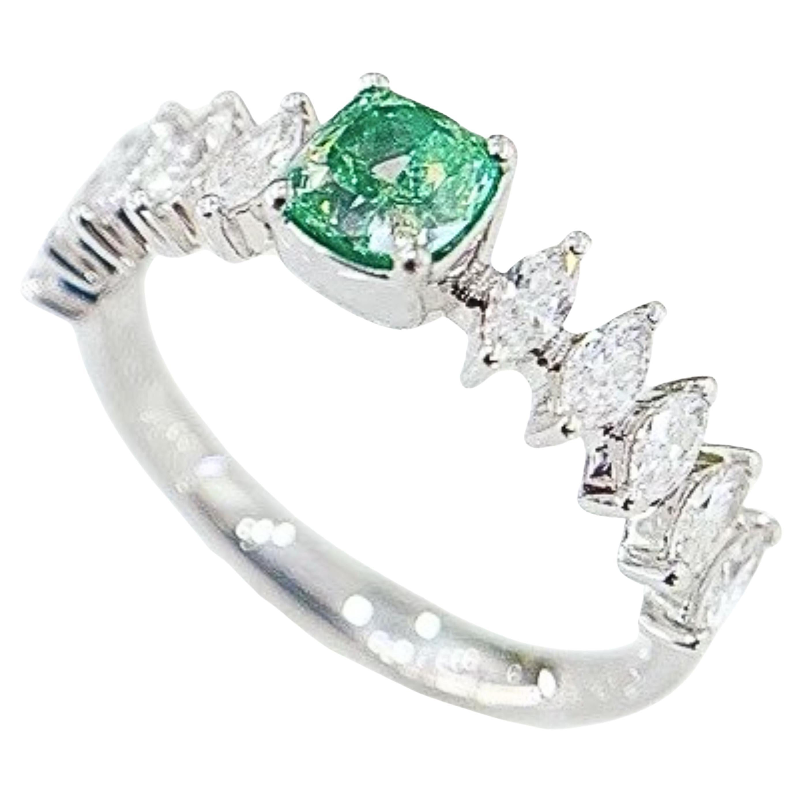 AGL Certified 18K White Gold 0.50 CT Green Diamond & Marquise Diamond Ring For Sale