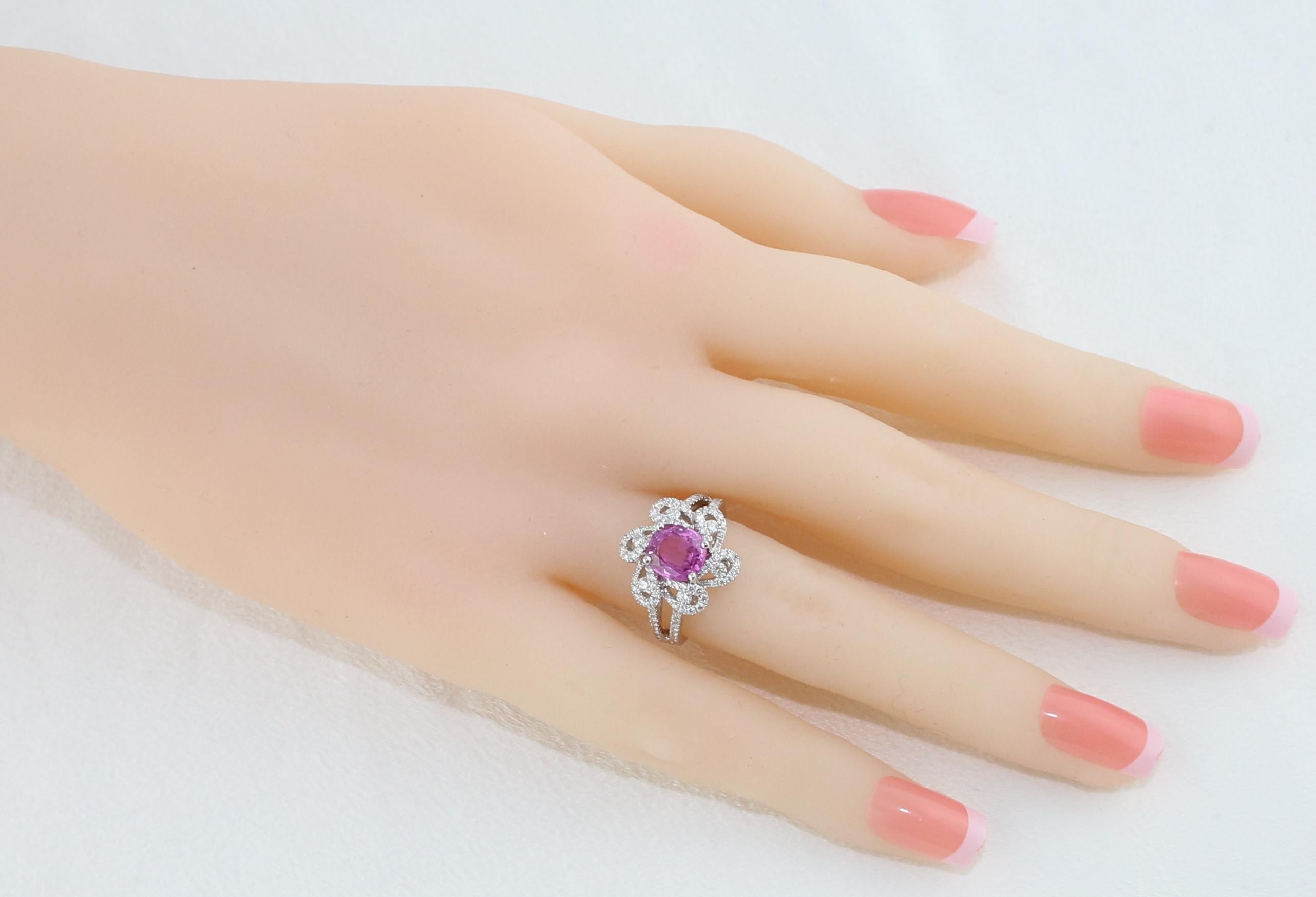 Goldring, AGL-zertifizierter 1,90 Karat rosa Saphir im Kissenschliff mit Diamant im Zustand „Neu“ im Angebot in New York, NY