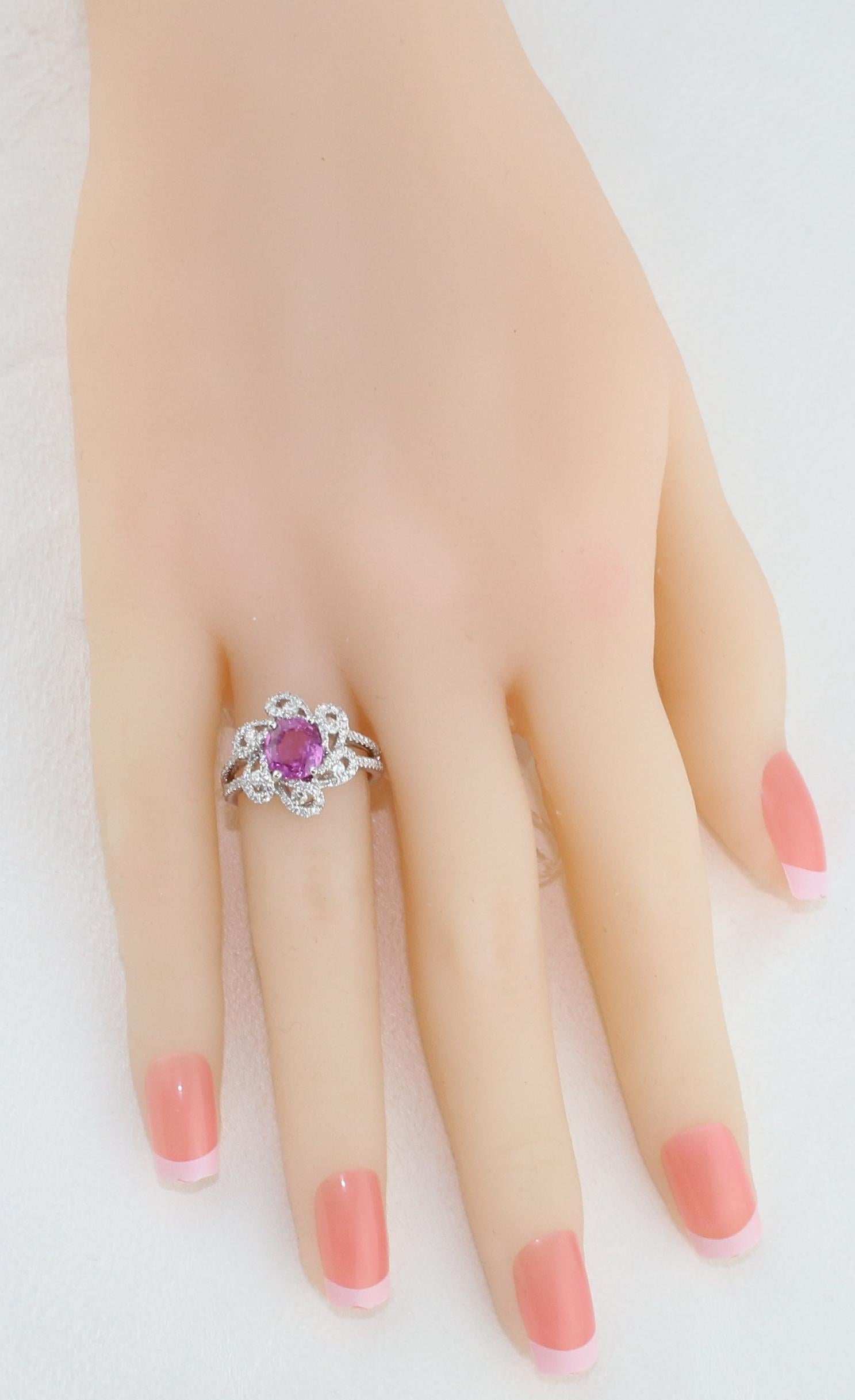 Goldring, AGL-zertifizierter 1,90 Karat rosa Saphir im Kissenschliff mit Diamant im Angebot 1