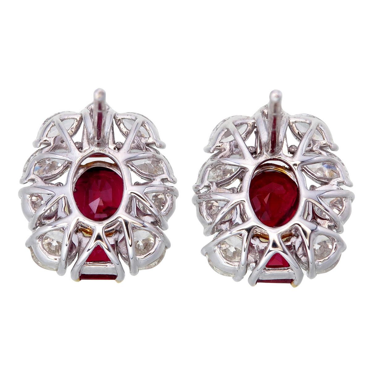 AGL zertifizierte 1,96 Karat Burma Rubin und Diamant Ohrringe in 18 Karat Weißgold (Kissenschliff) im Angebot