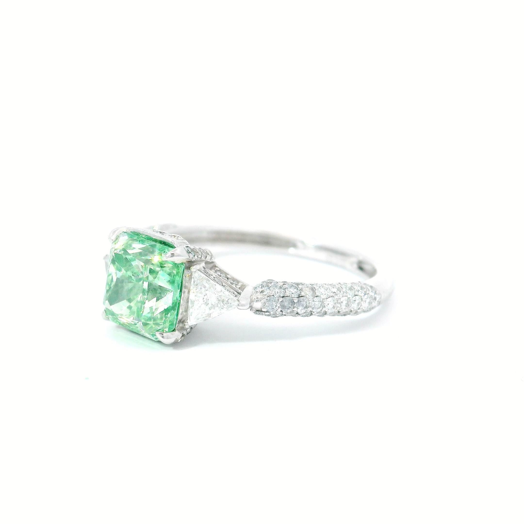 AGL Certified 2.01 Carat Fancy Green VS Clarity Diamond Ring For Sale 1