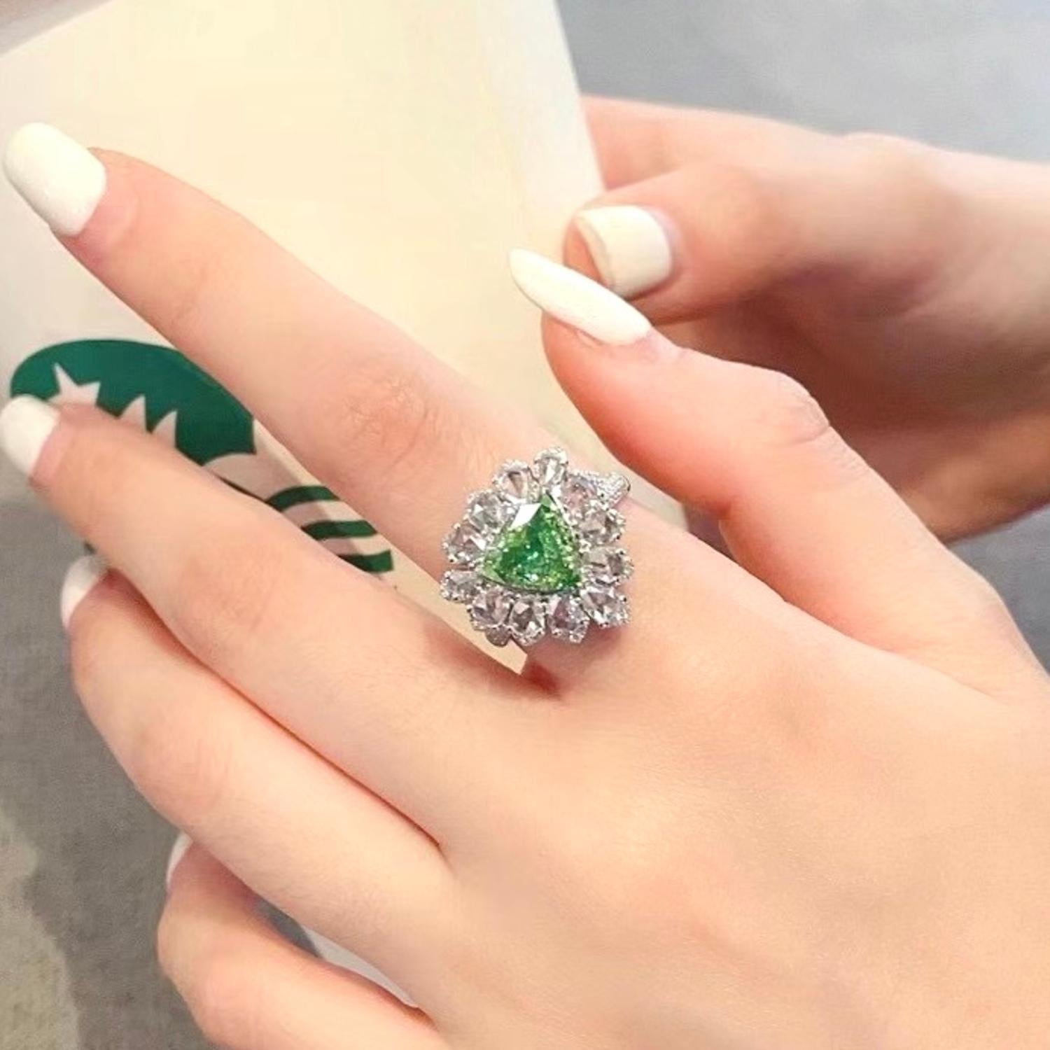 Trillion Cut AGL Certified 2.02 CT VS Clarity Fancy Green Diamond Cocktail Ring For Sale