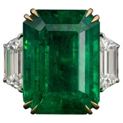 AGL Certificado 22 Quilates  Diamante Esmeralda con anillo trapezoidal