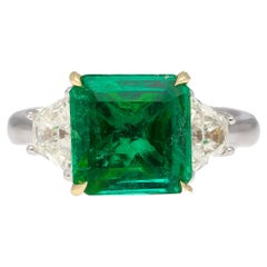 AGL Certified 2.44 Carat No Oil Colombian Emerald and Trapezoid Diamond Ring