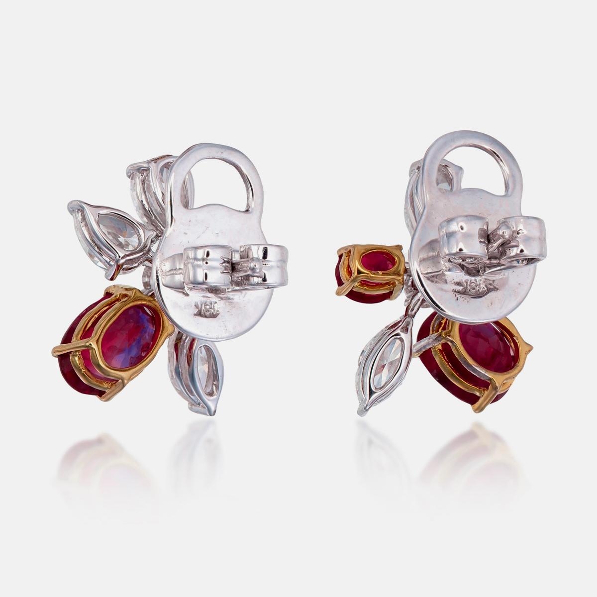 AGL Certified 2.58 Carat Burmese No Heat Pigeon Blood Ruby and Diamond Earrings In New Condition For Sale In Bangkok, TH