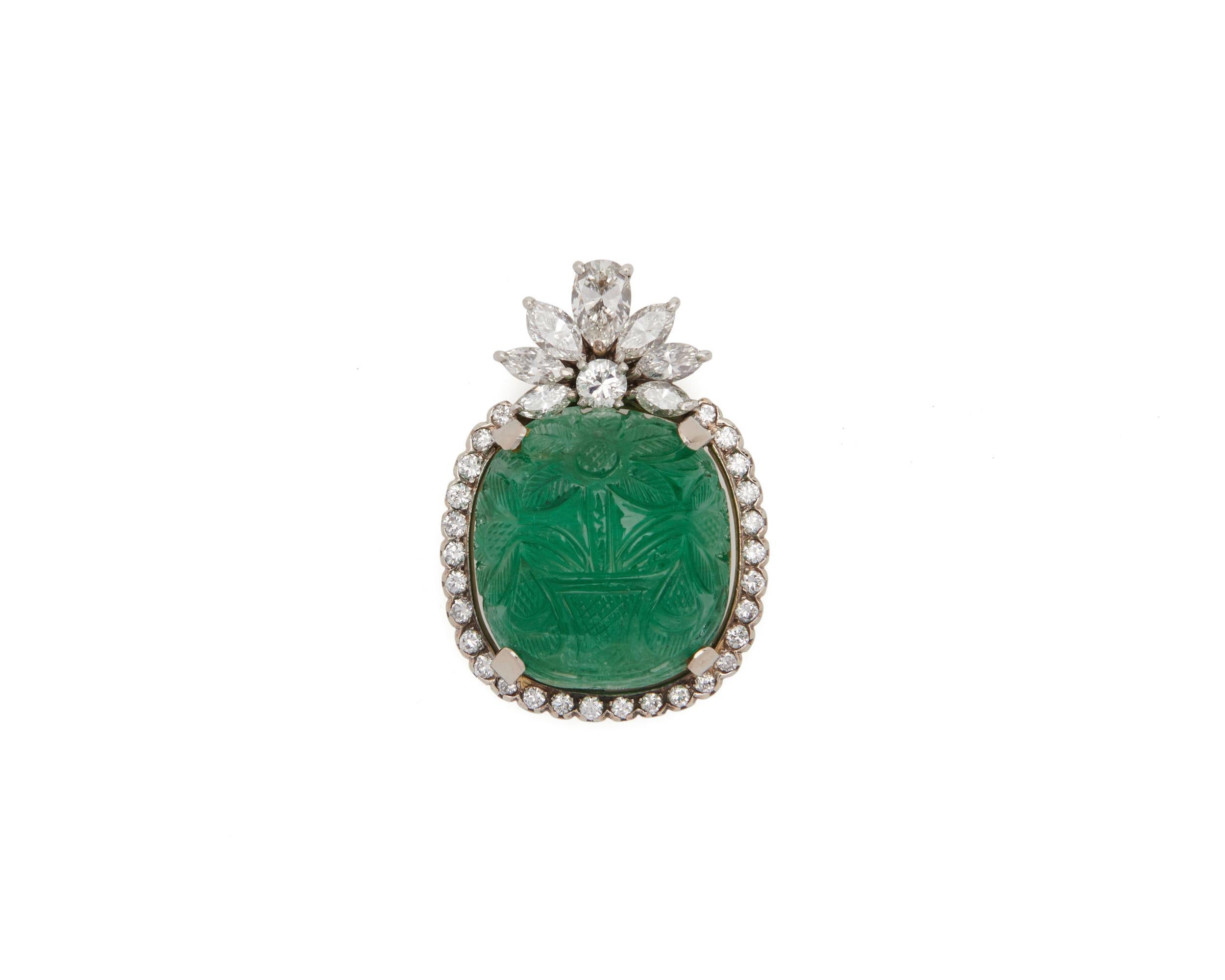 AGL zertifiziert 25ct geschnitzt Cabochon Smaragd & Birne Marquise Diamant 18K Anhänger im Zustand „Hervorragend“ im Angebot in New York, NY