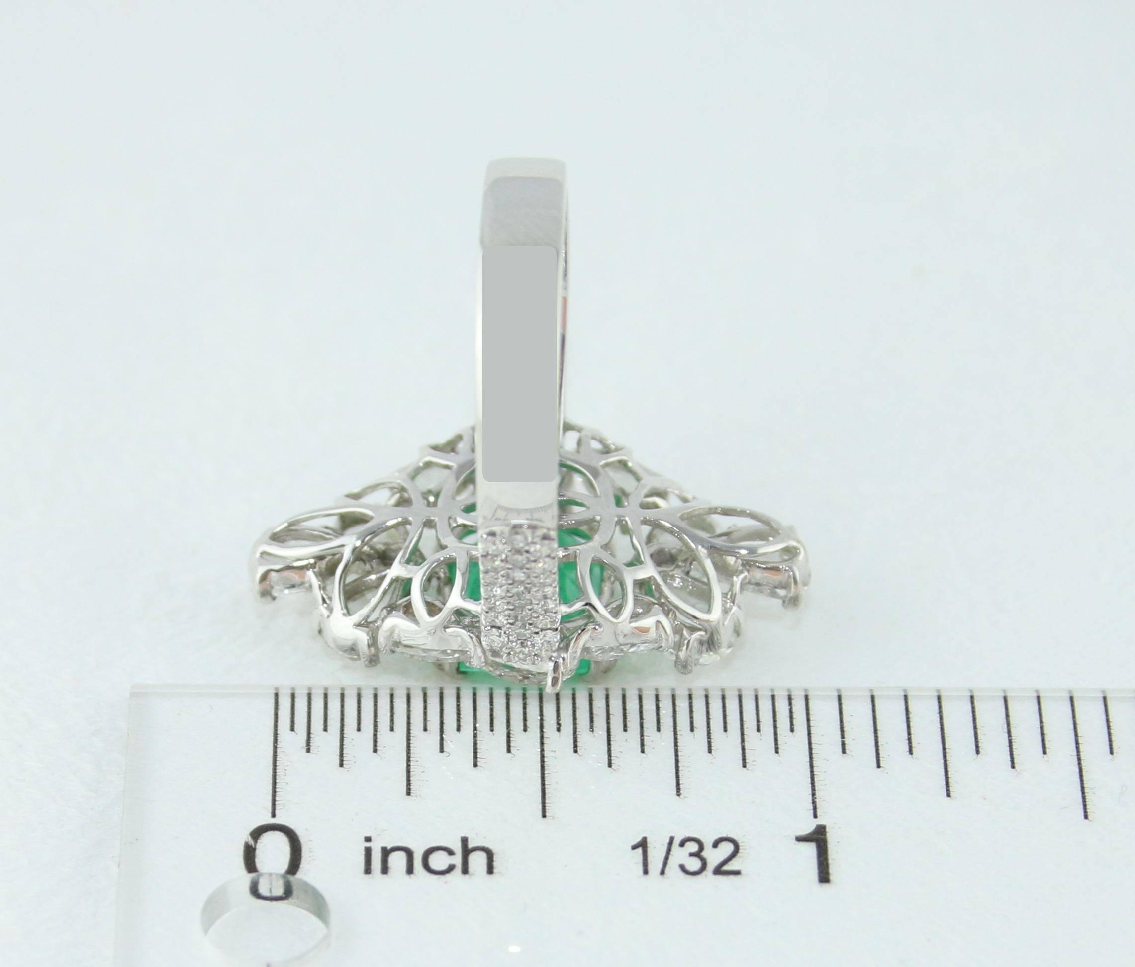 AGL Certified 2.99 Carat Emerald and Diamond Gold Ring For Sale 3