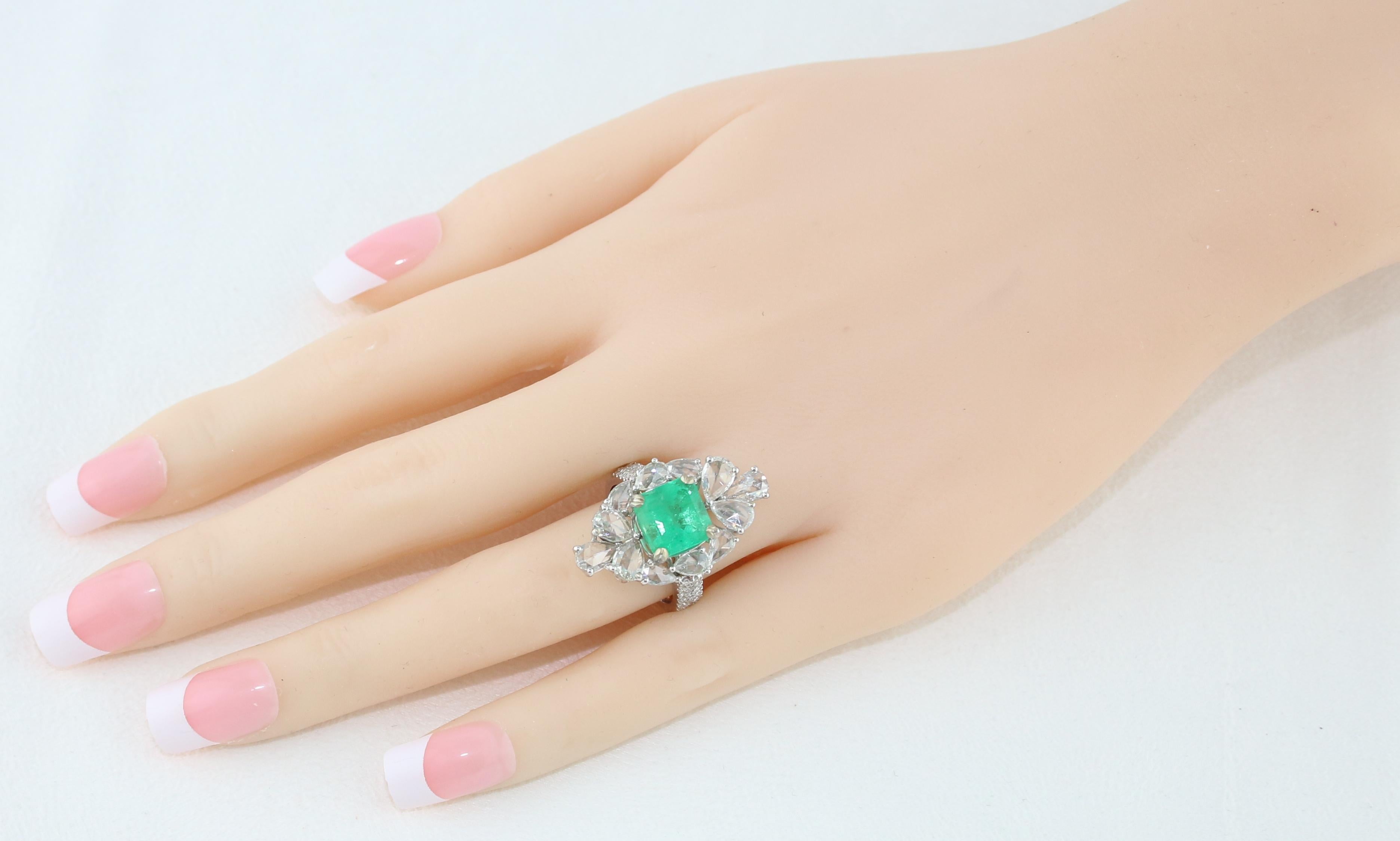 Contemporary AGL Certified 2.99 Carat Emerald and Diamond Gold Ring For Sale