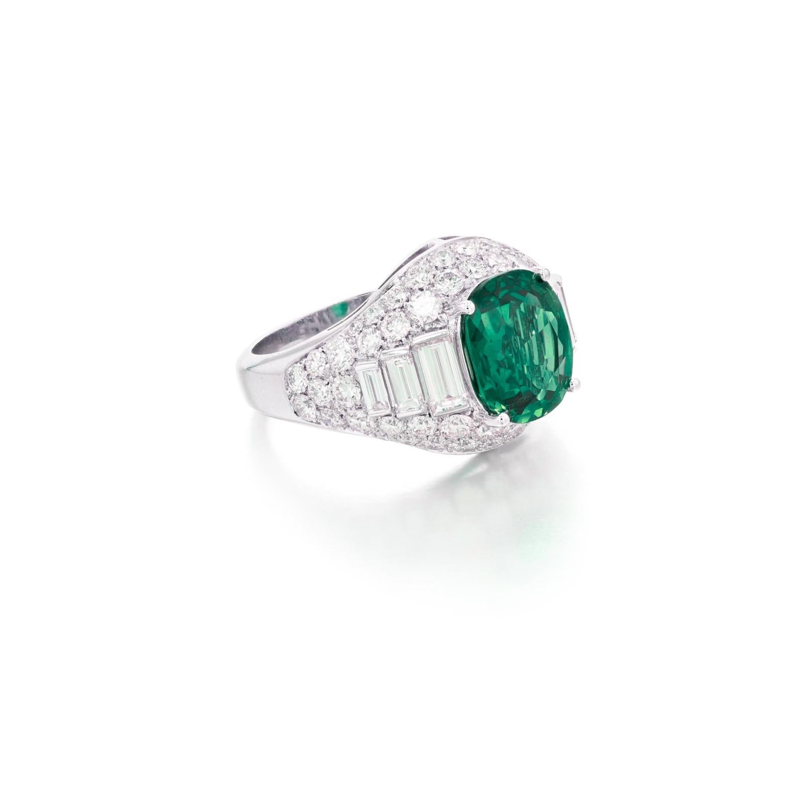 Contemporary AGL Certified 3 Carat Minor Oil Colombian Emerald Diamond Band Ring For Sale