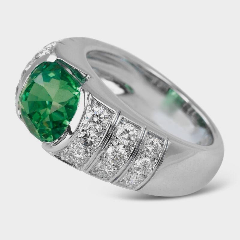 Contemporaneo Anello cocktail con diamante smeraldo minor oil certificato AGL da 3 carati in vendita