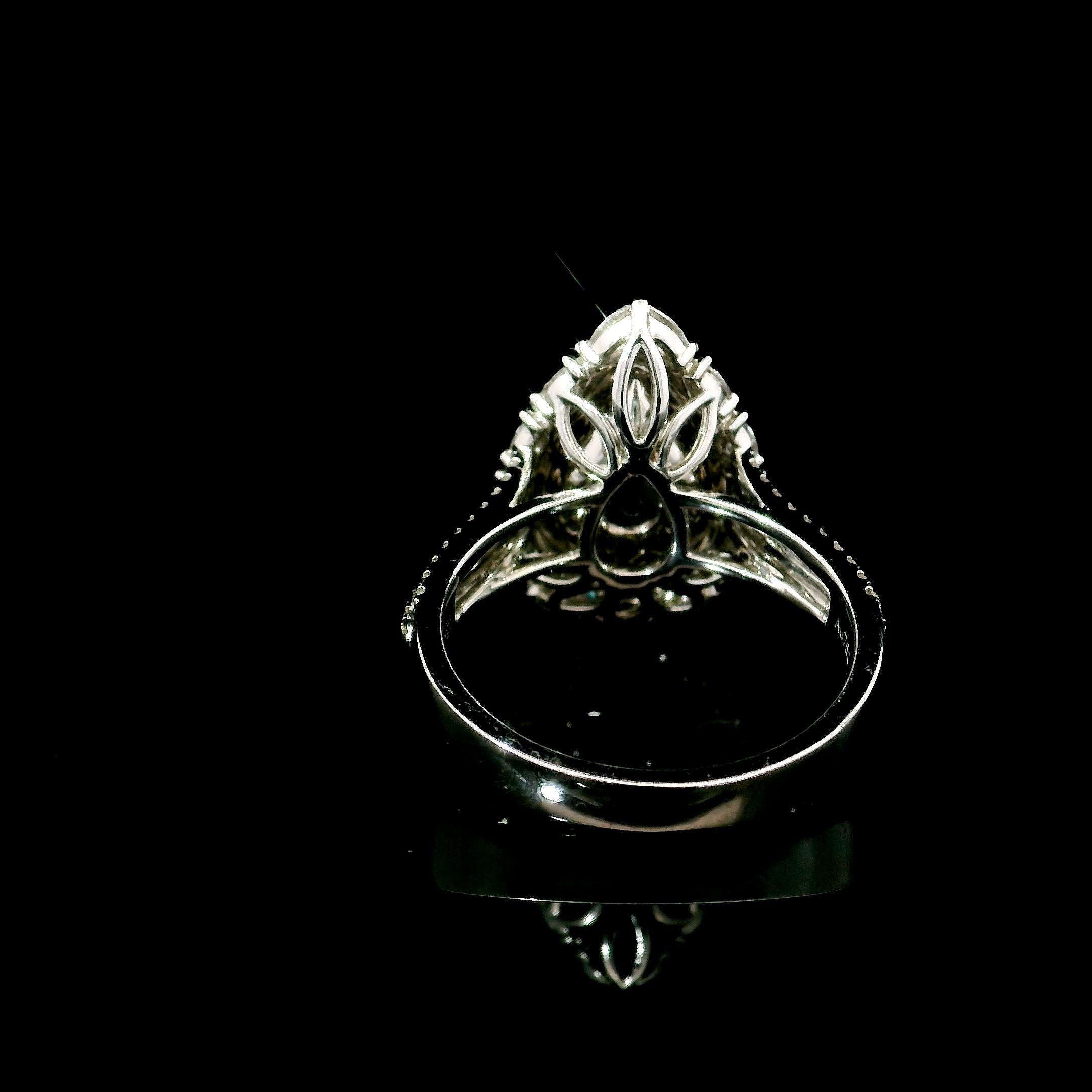 Women's or Men's AGL Certified 3.00 Carat Fancy Green VVS Clarity Diamond Ring For Sale