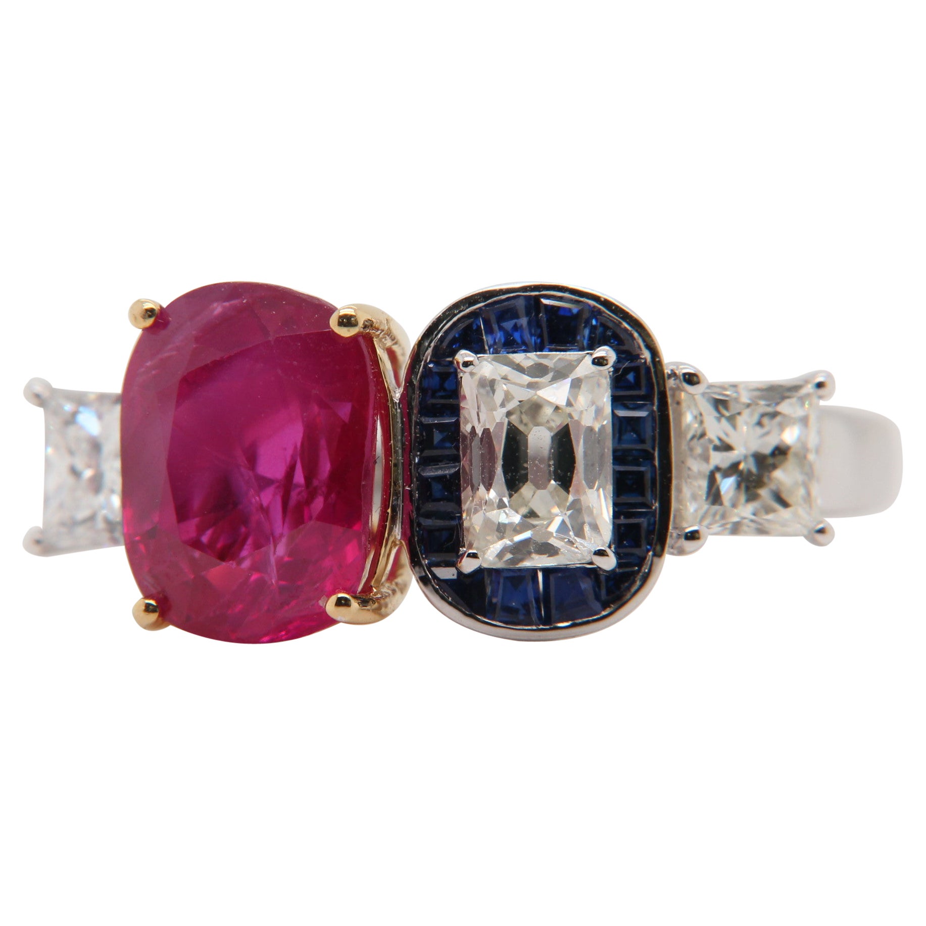 Anello con rubino birmano, diamante e zaffiro blu certificato AGL da 3,03 carati