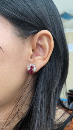 Boucles d'oreilles en diamants et rubis de sang de pigeon birman de 3.17 carats, certifié AGL, sans chaleur