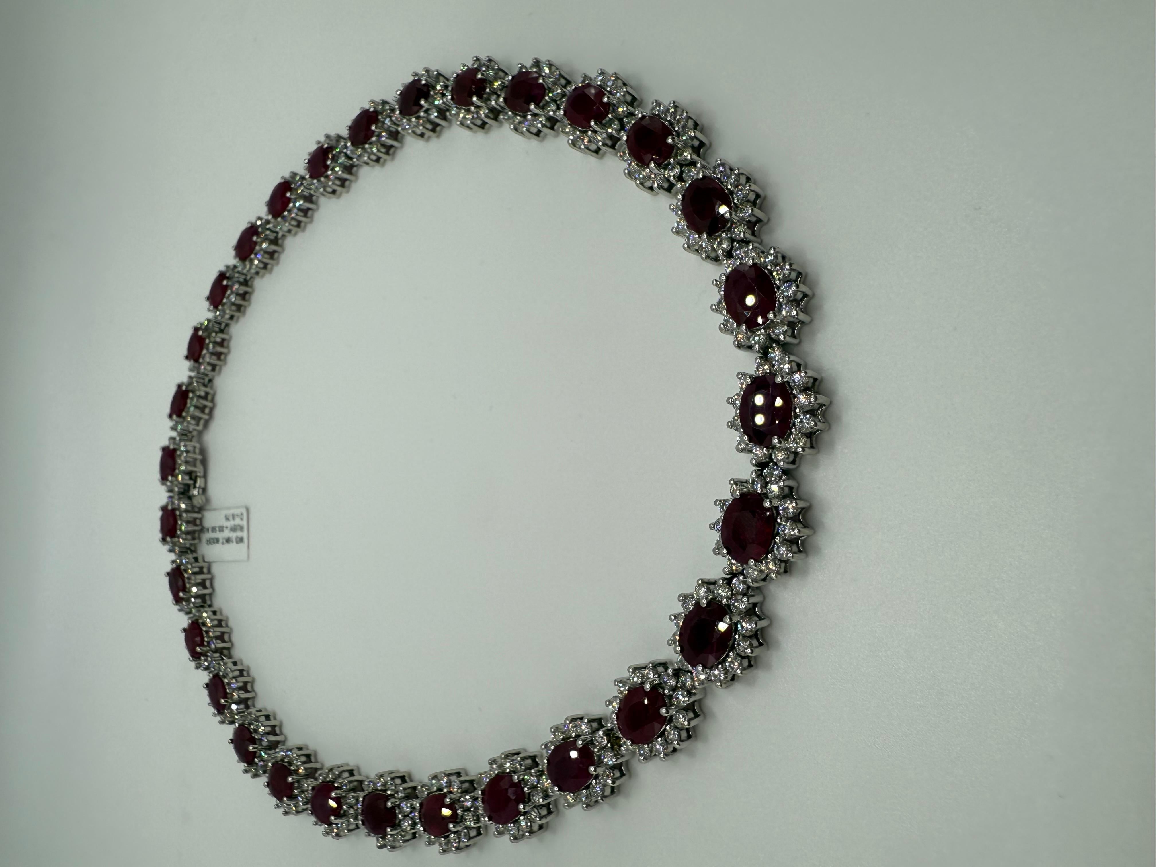 Collier vintage en rubis de Birmanie et diamants de 33,56 carats certifié AGL Pour femmes en vente
