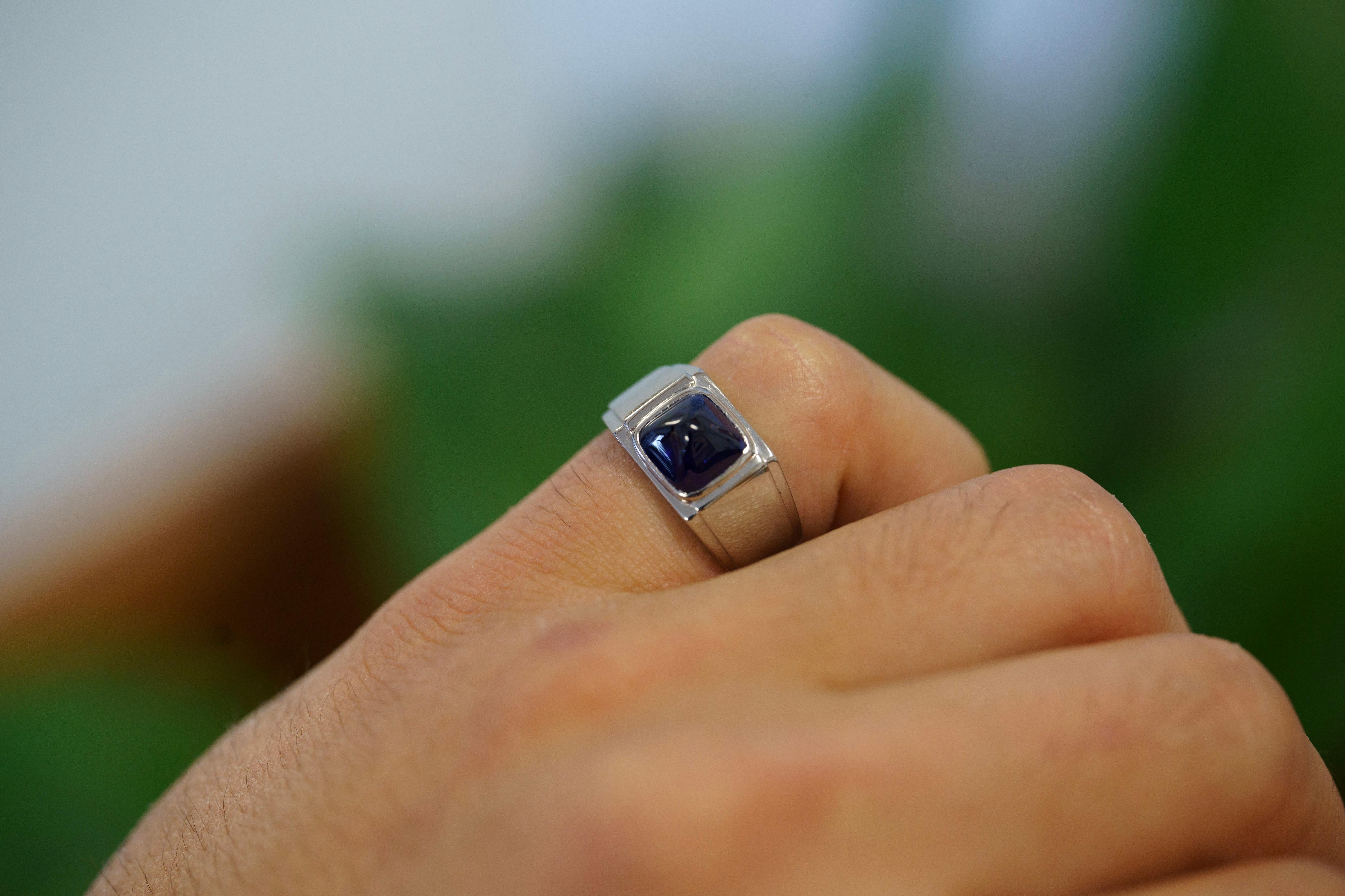 AGL Certified 3.5 Carat Blue Sapphire No Heat Pyramid Cabochon in Platinum Ring For Sale 2