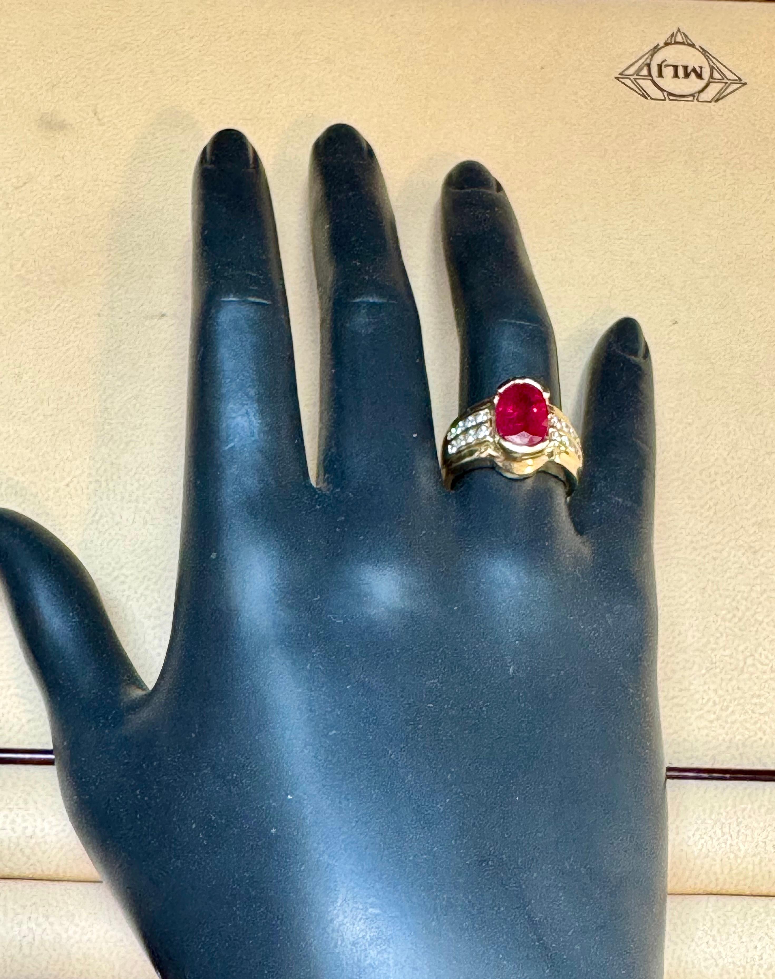 AGL Certified 3.5 Carat Burma Ruby & Diamond Ring in 18 Karat Yellow Gold Ring In Excellent Condition For Sale In New York, NY