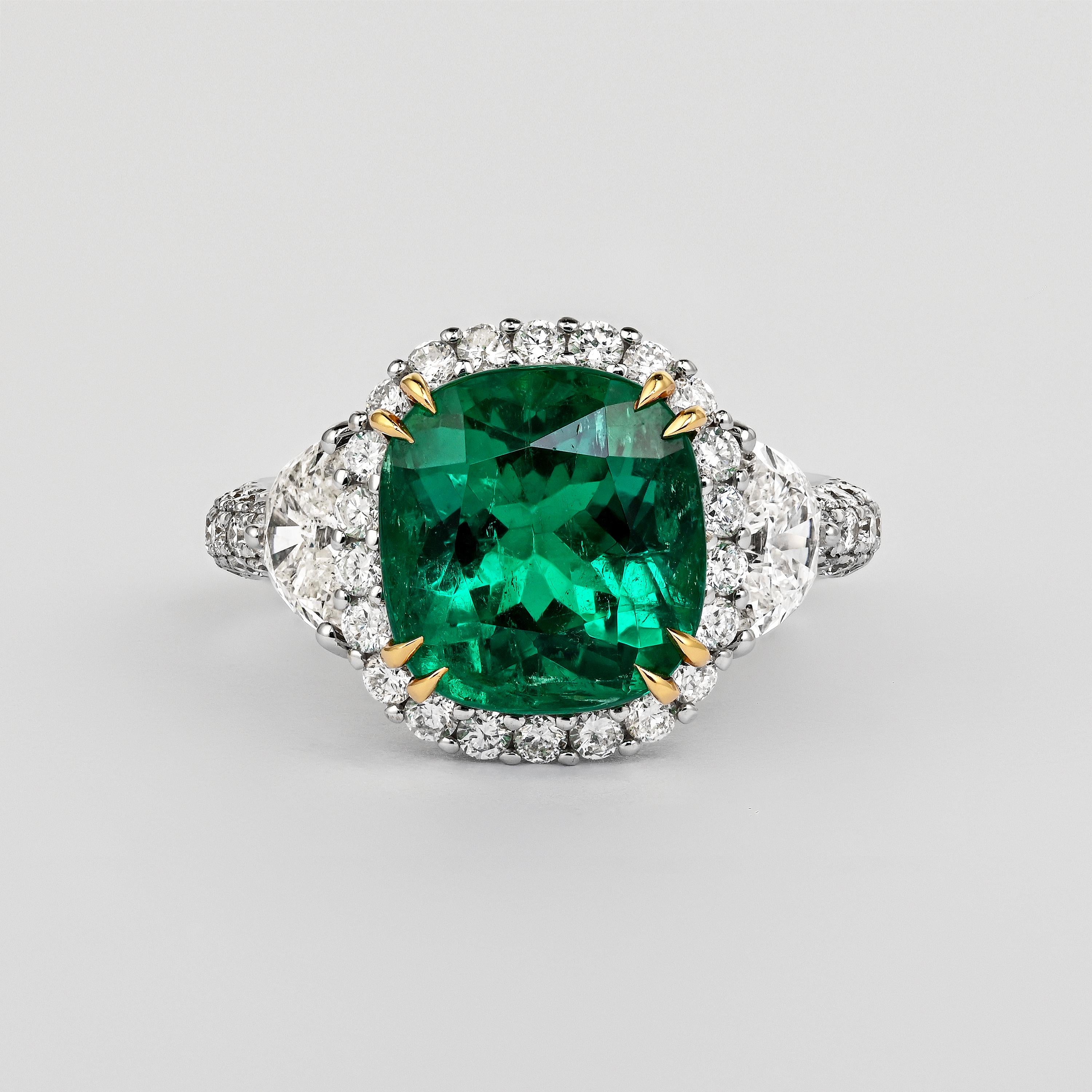 Anello con smeraldo colombiano e diamante a mezza luna certificato AGL da 3,52 carati a cuscino in vendita 1