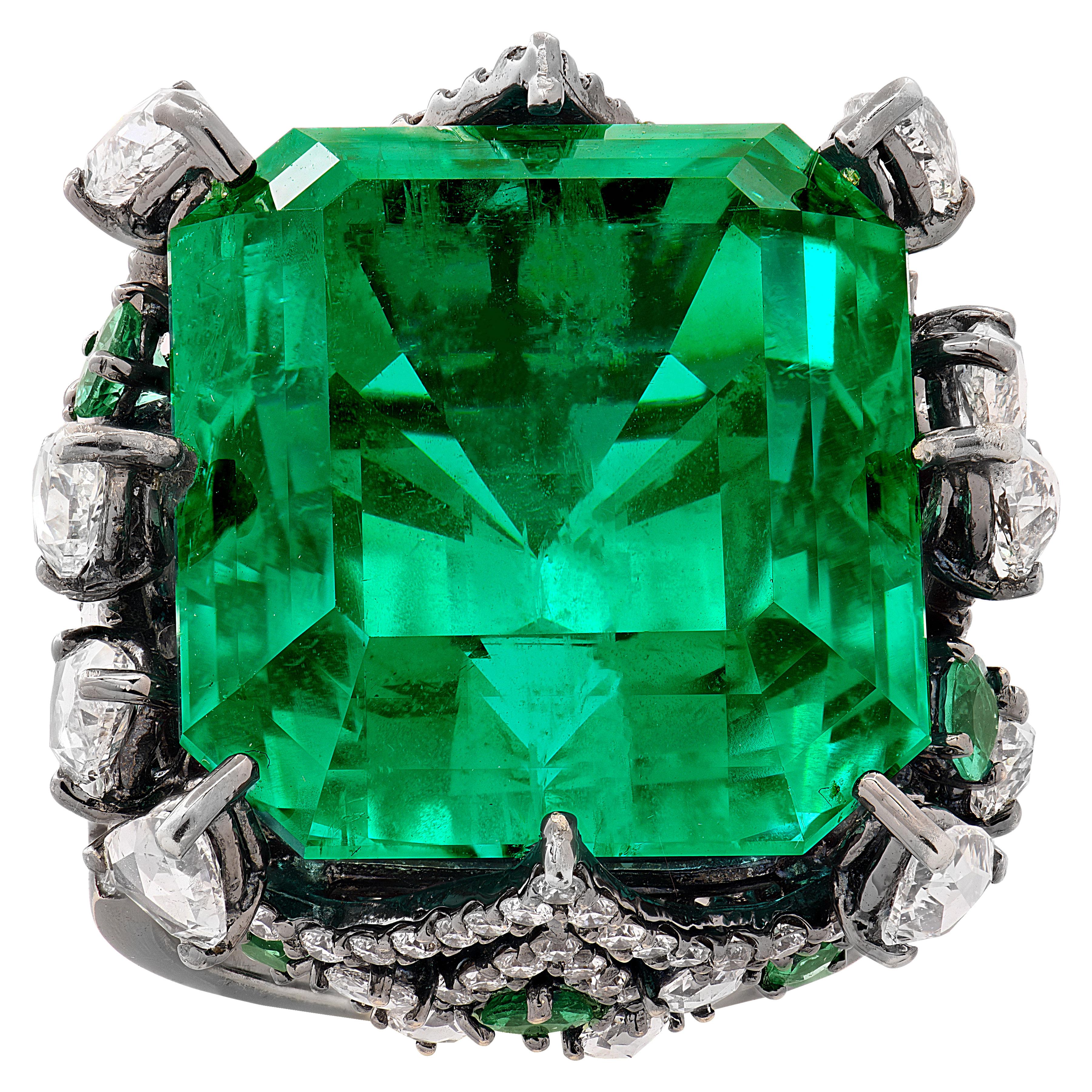 Anillo de diamantes y esmeraldas sin aceite certificado AGL de 37,53 quilates Corte esmeralda en venta