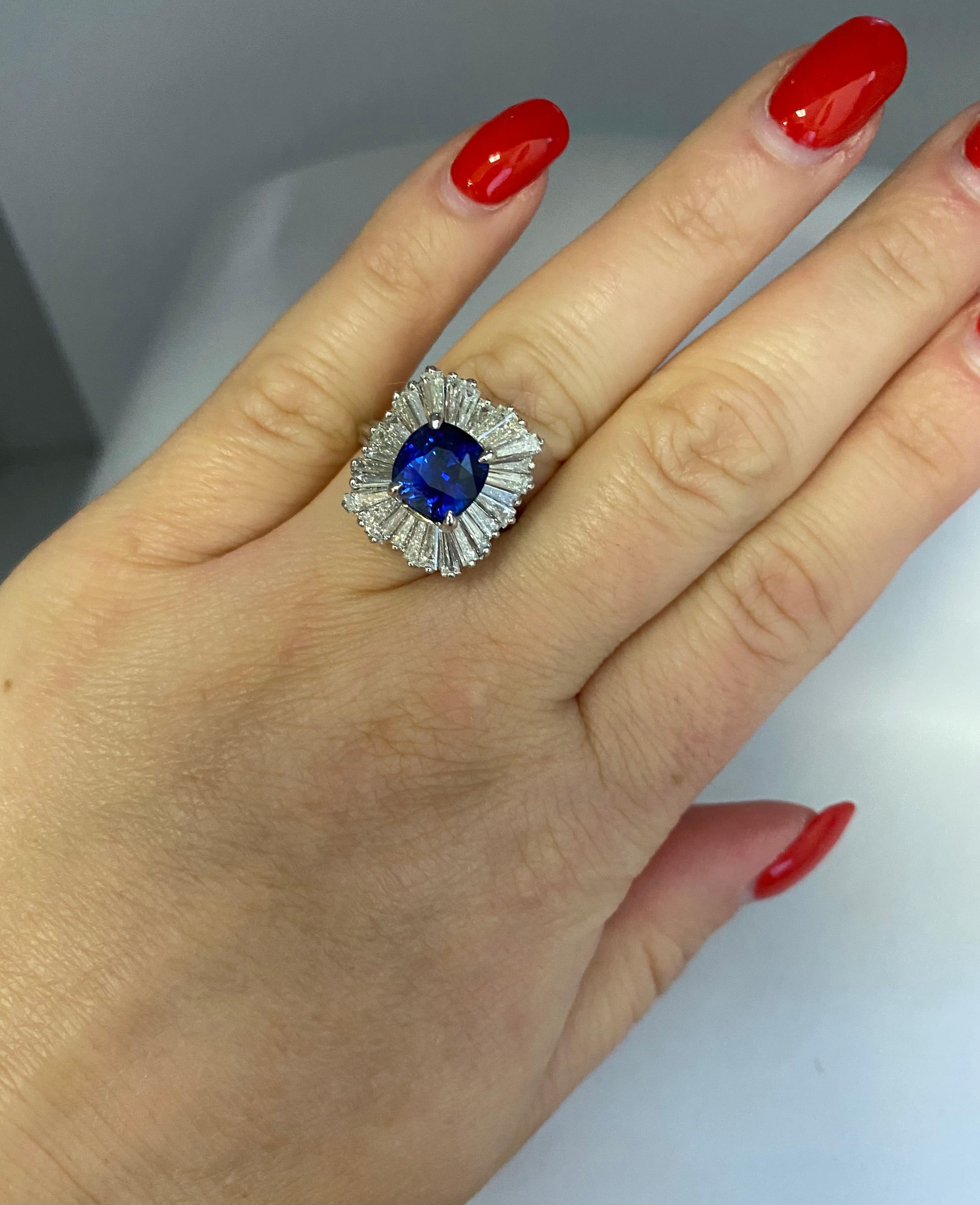 AGL Certified 3.76 Carat Sapphire Diamond Ring For Sale 2