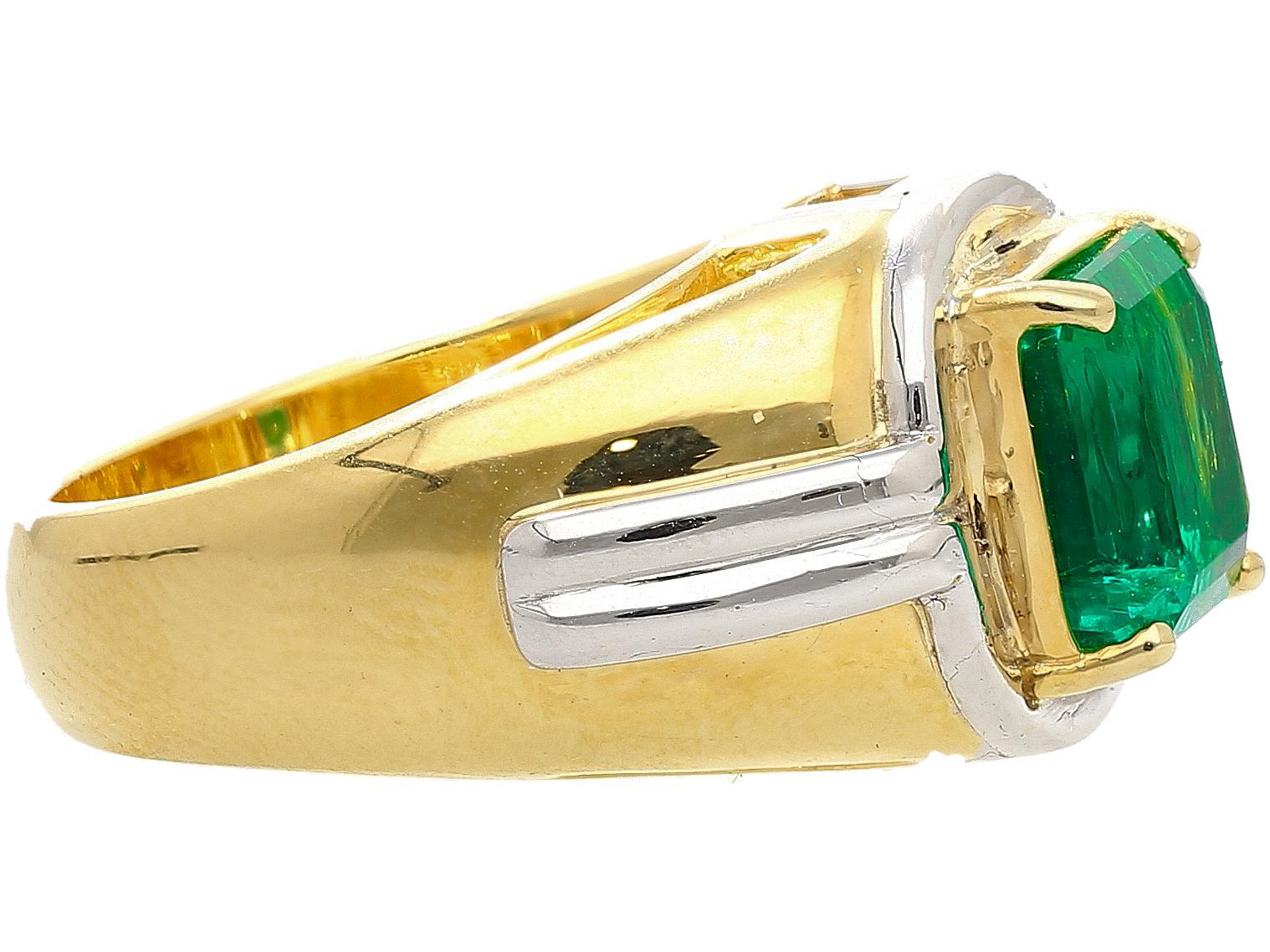 Contemporary AGL Certified 3.98 Carat Colombian Emerald 18K Gold Platinum Mens Ring For Sale