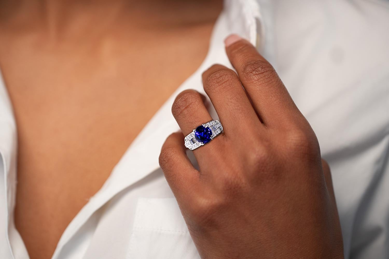 AGL Certified 4.032 Carat Natural Blue Ceylon Sapphire Diamond Ring For Sale 1