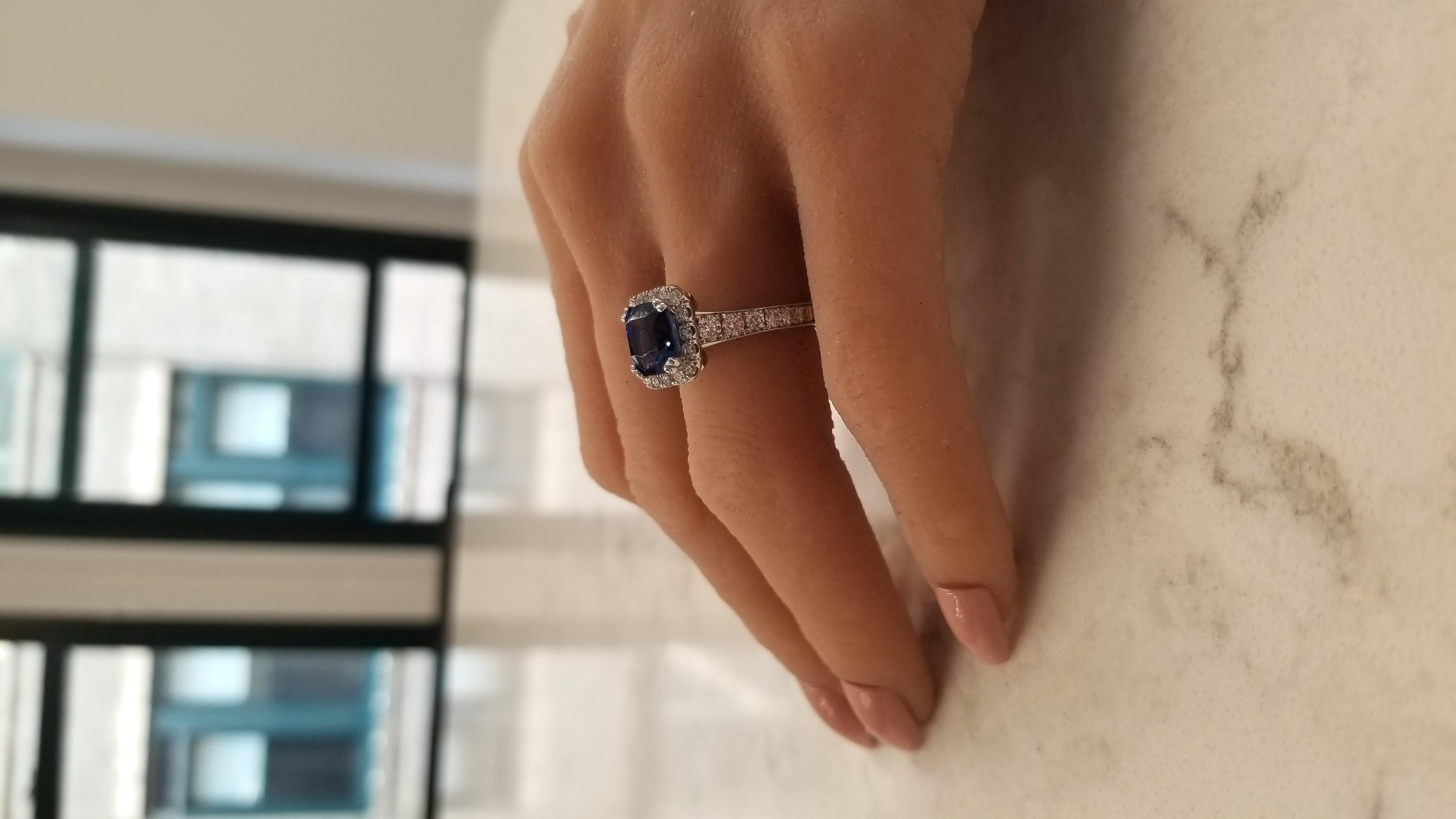 AGL Certified 4.05 Carat Cushion Blue Sapphire & Diamond Ring in 14K Gold In New Condition In Chicago, IL