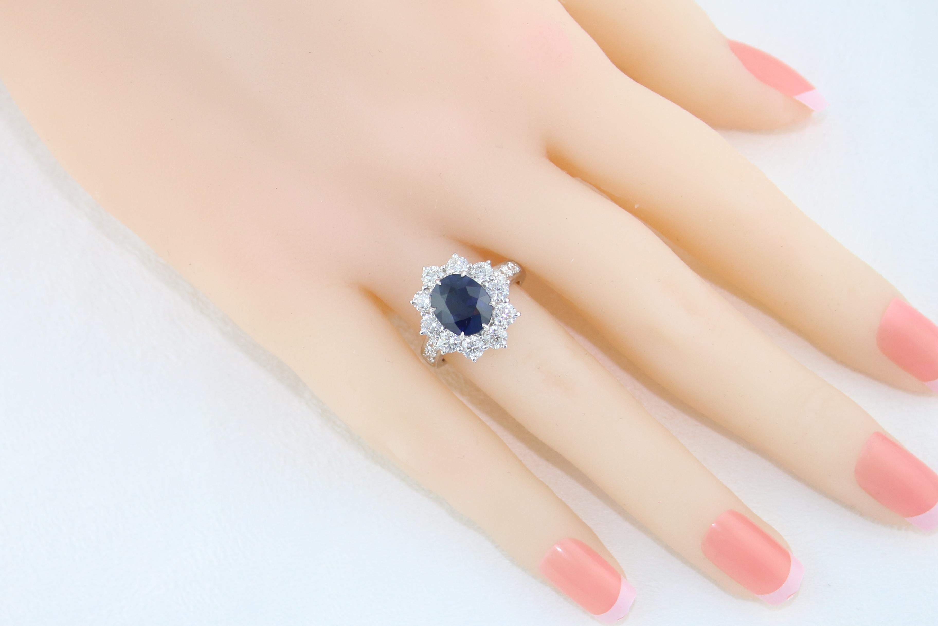 Goldring, AGL-zertifizierter 4,07 Karat unbehandelter ovaler blauer Saphir, Diamant im Angebot 2