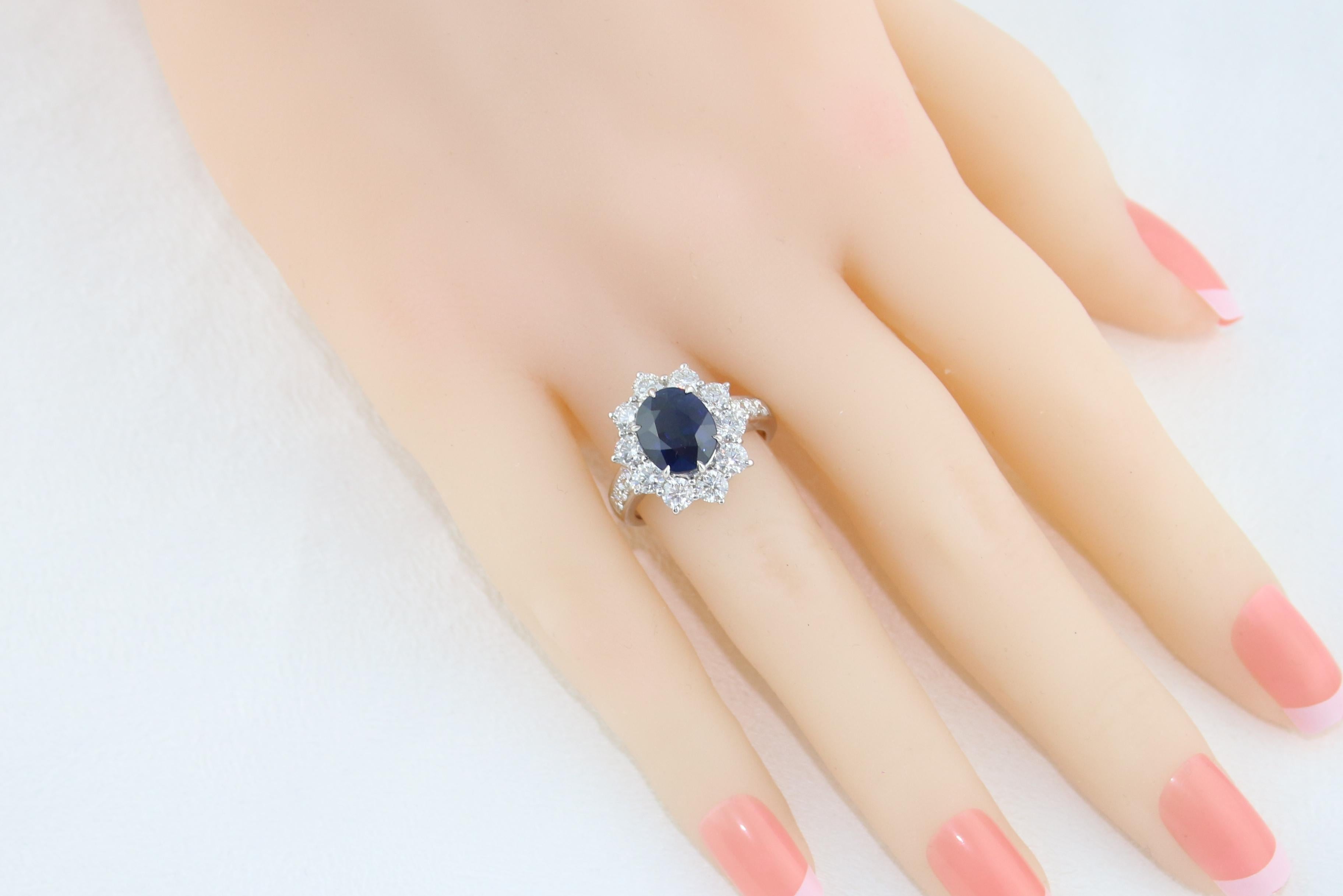 Goldring, AGL-zertifizierter 4,07 Karat unbehandelter ovaler blauer Saphir, Diamant im Angebot 3