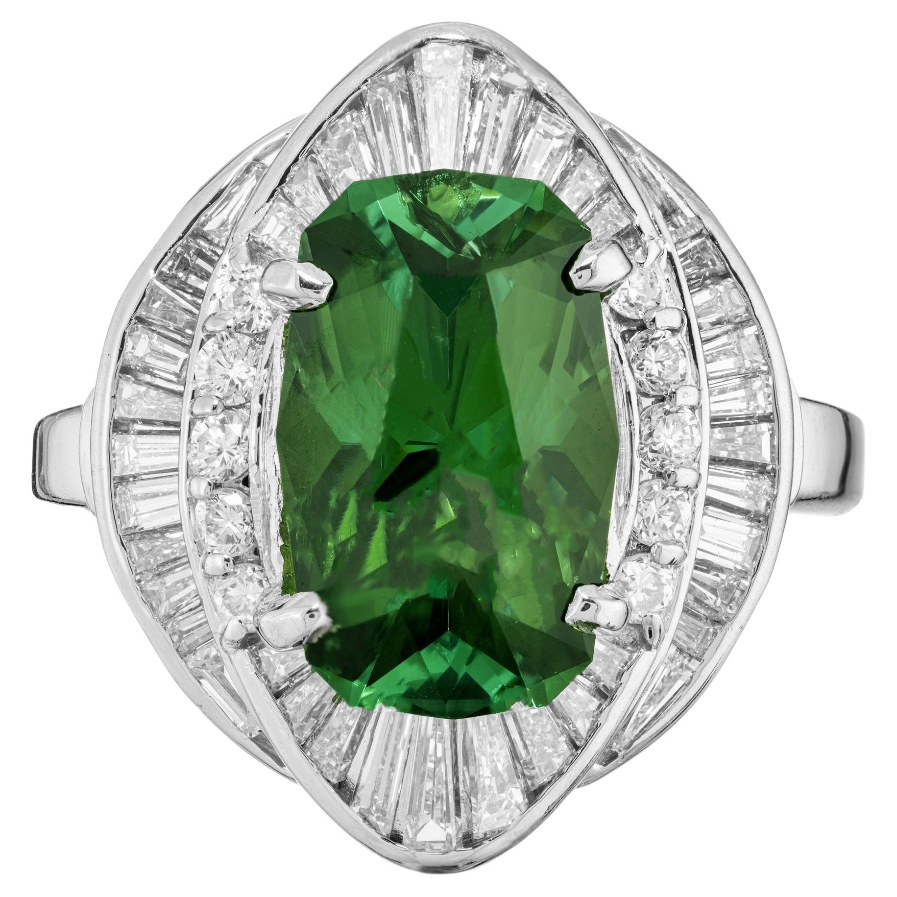 Platin-Cocktailring mit AGL-zertifiziertem 4,11 Karat grünem Turmalin und Diamant-Halo mit Halo im Angebot
