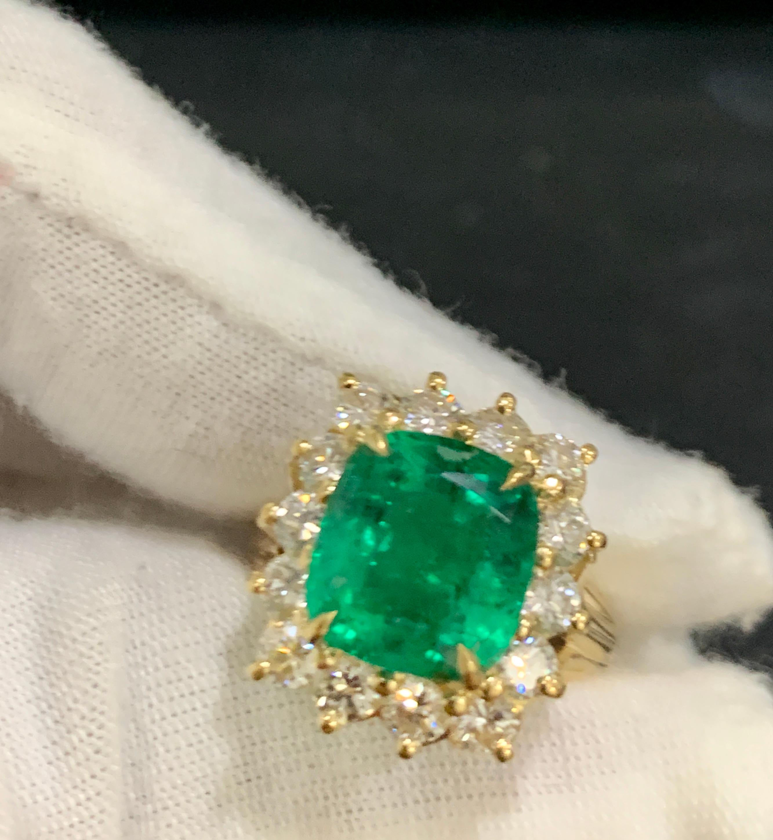 AGL Certified 4.2 Carat Cushion Cut Colombian Emerald & Diamond Ring 18K Y Gold For Sale 4