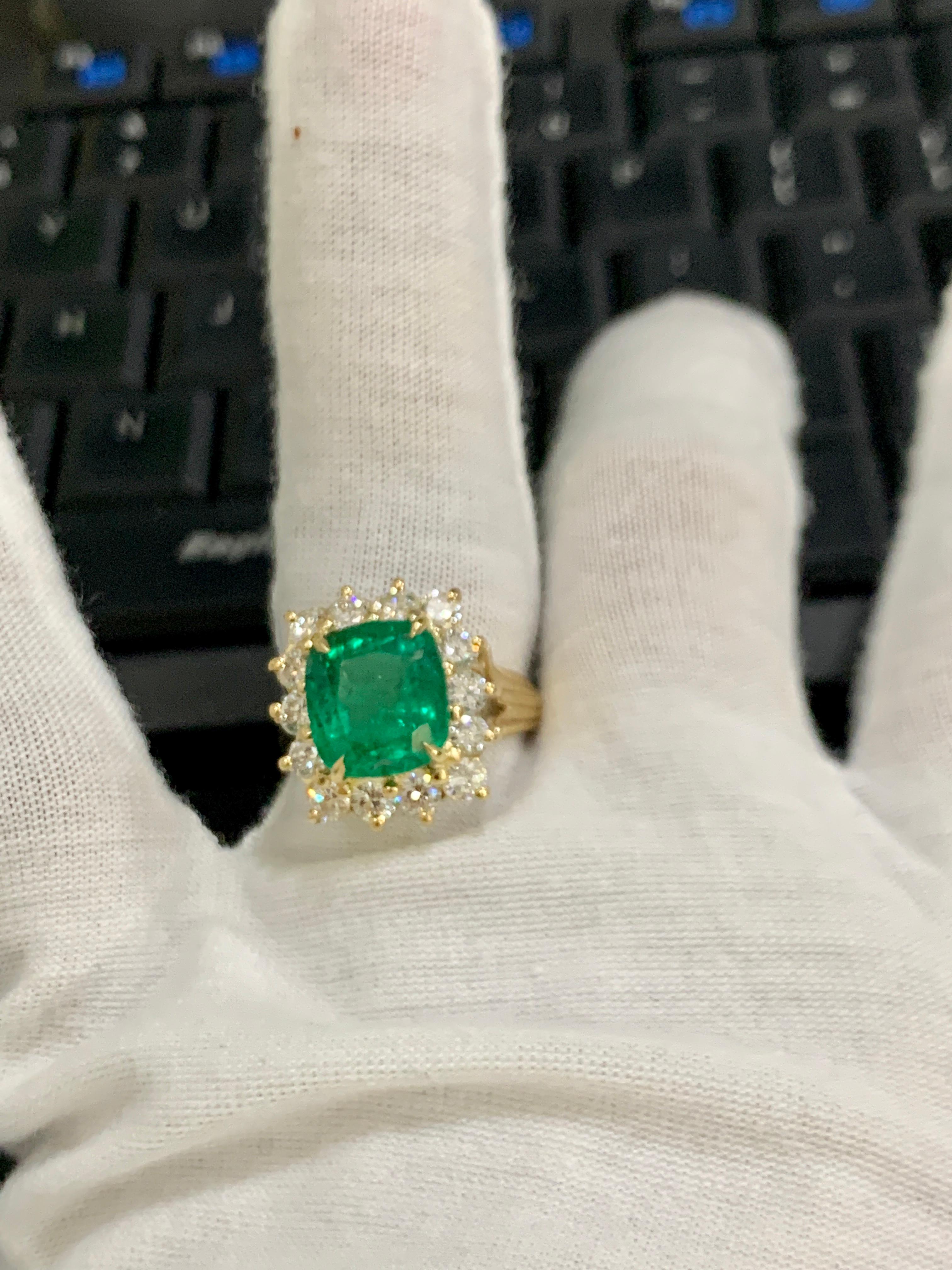 AGL Certified 4.2 Carat Cushion Cut Colombian Emerald & Diamond Ring 18K Y Gold For Sale 5