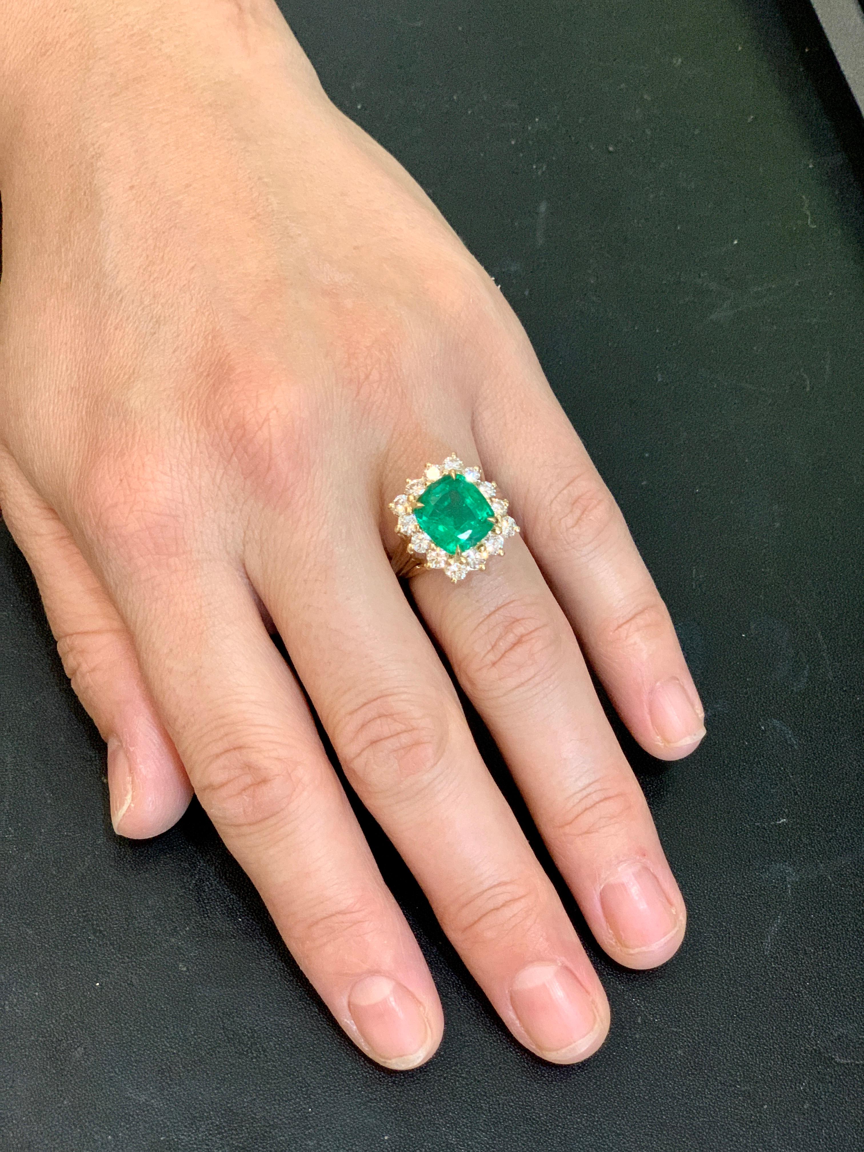 AGL Certified 4.2 Carat Cushion Cut Colombian Emerald & Diamond Ring 18K Y Gold For Sale 1