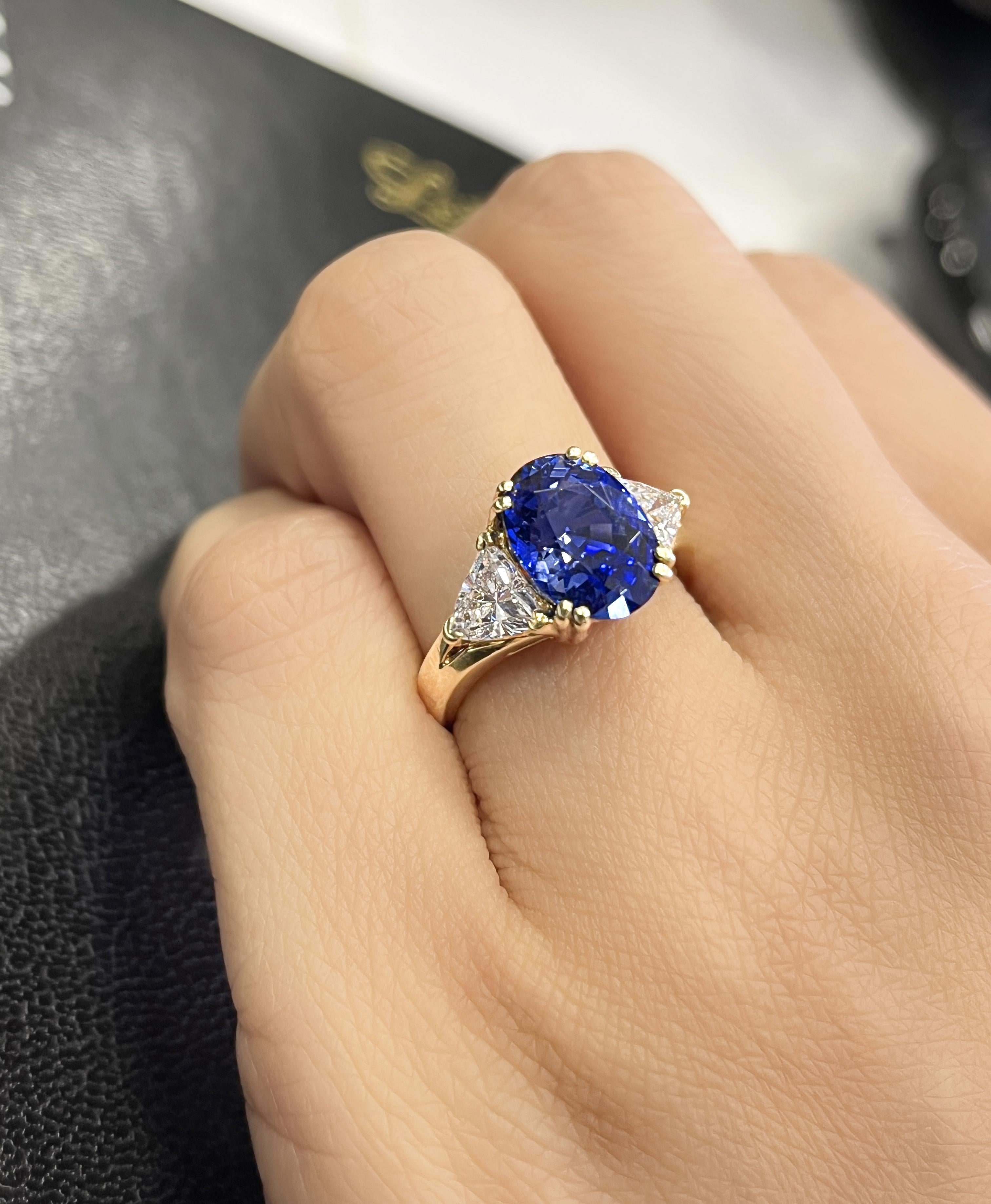 AGL Certified 4.49 Carat Burma No Heat Blue Sapphire and Diamond 3 Stone Ring For Sale 2