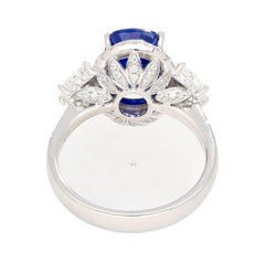 Bague en saphir de Birmanie non chauffé et diamant demi-lune certifié AGL de 4.07 carats