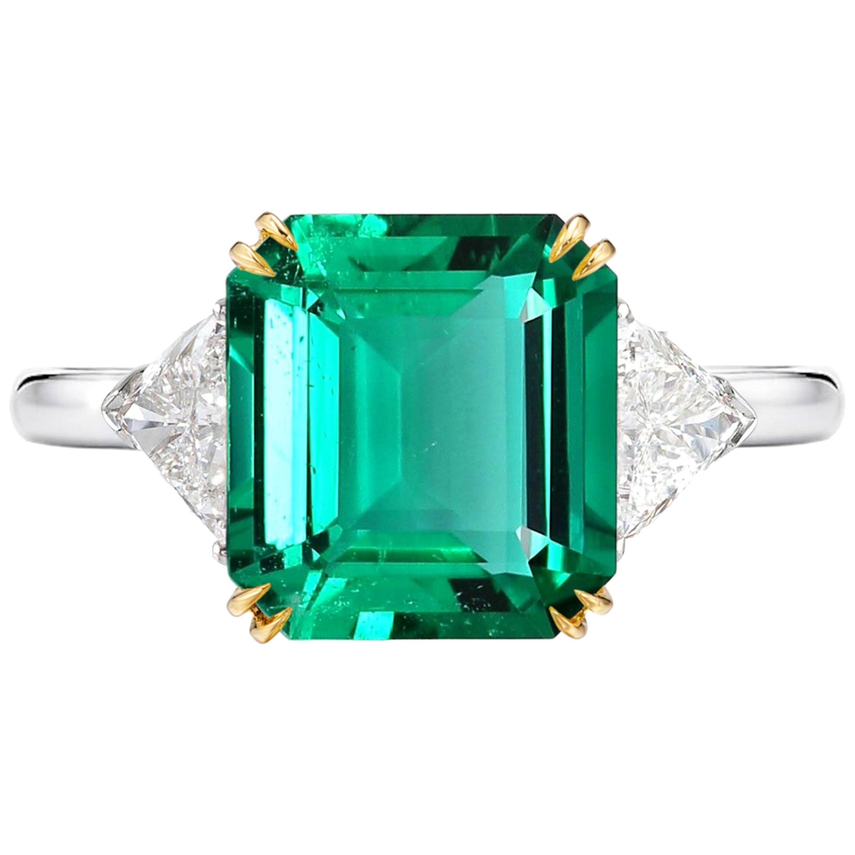 AGL Certified 4 Carat Insignificant No Oil Green Emerald Diamond Ring